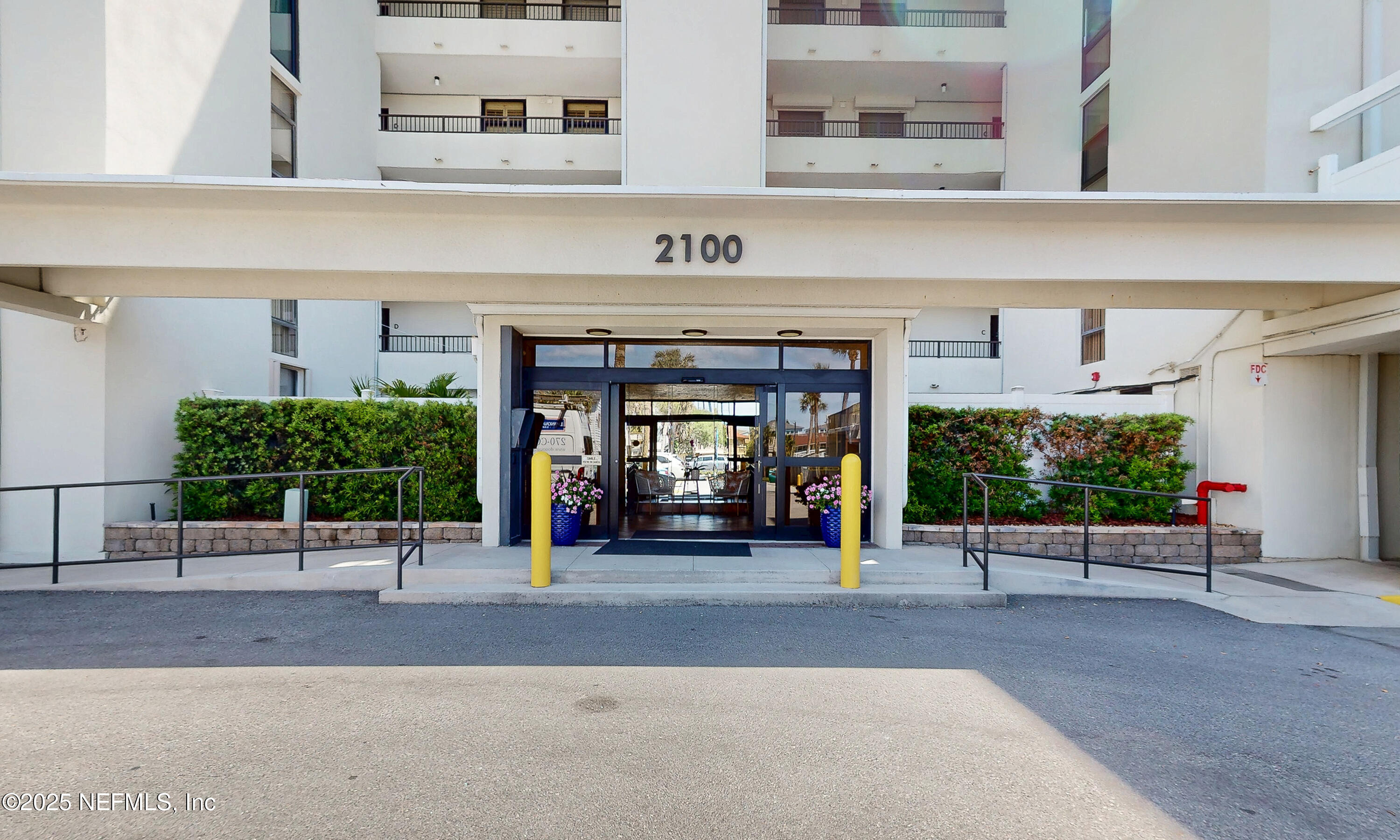 2100 OCEAN Drive PH-2