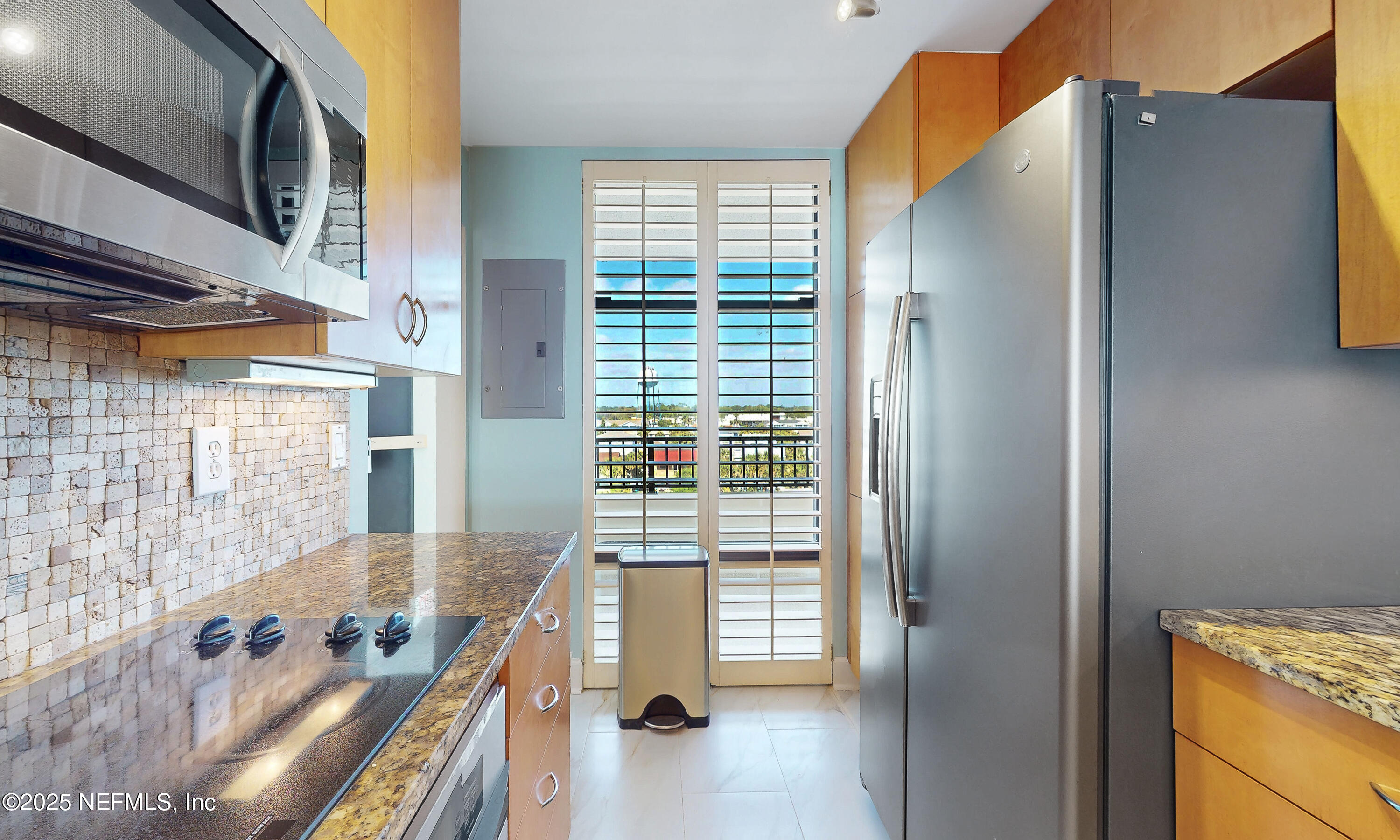 2100 OCEAN Drive PH-2
