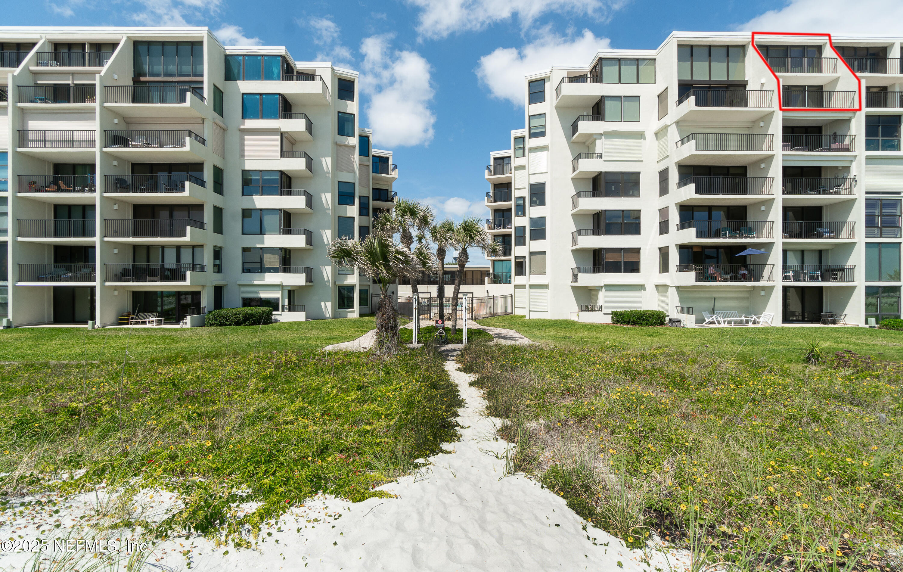 2100 OCEAN Drive PH-2
