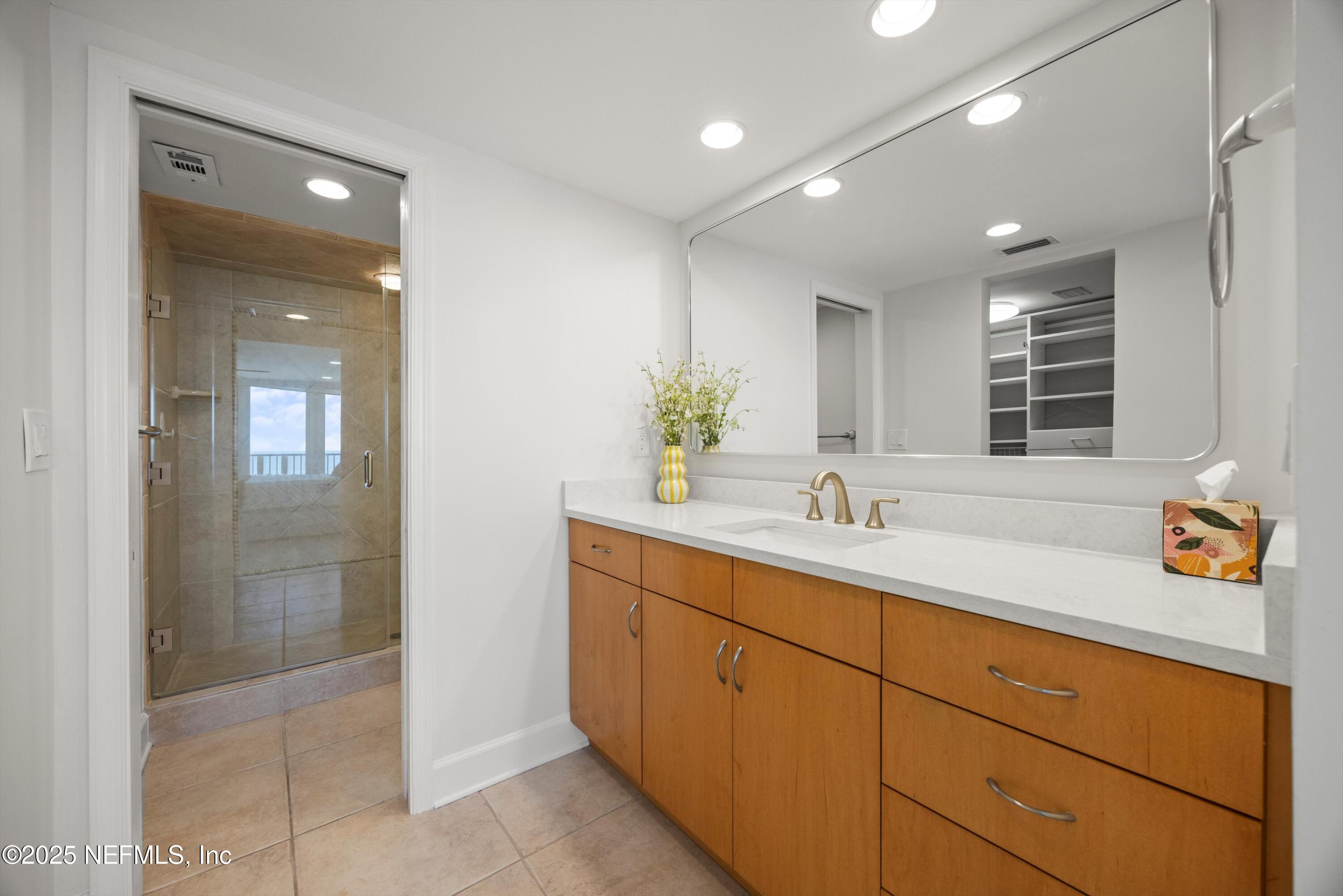 2100 OCEAN Drive PH-2