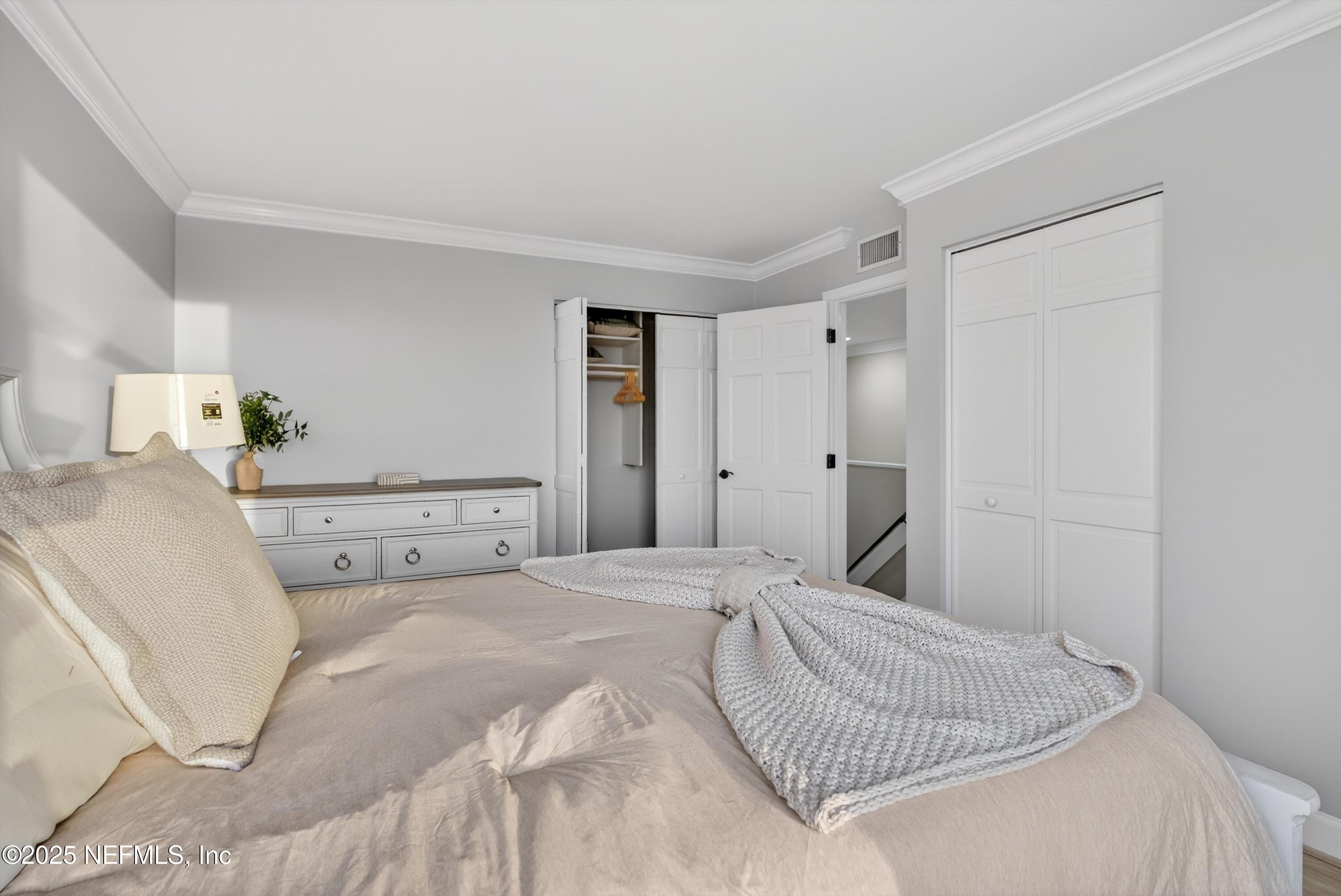 2100 OCEAN Drive PH-2