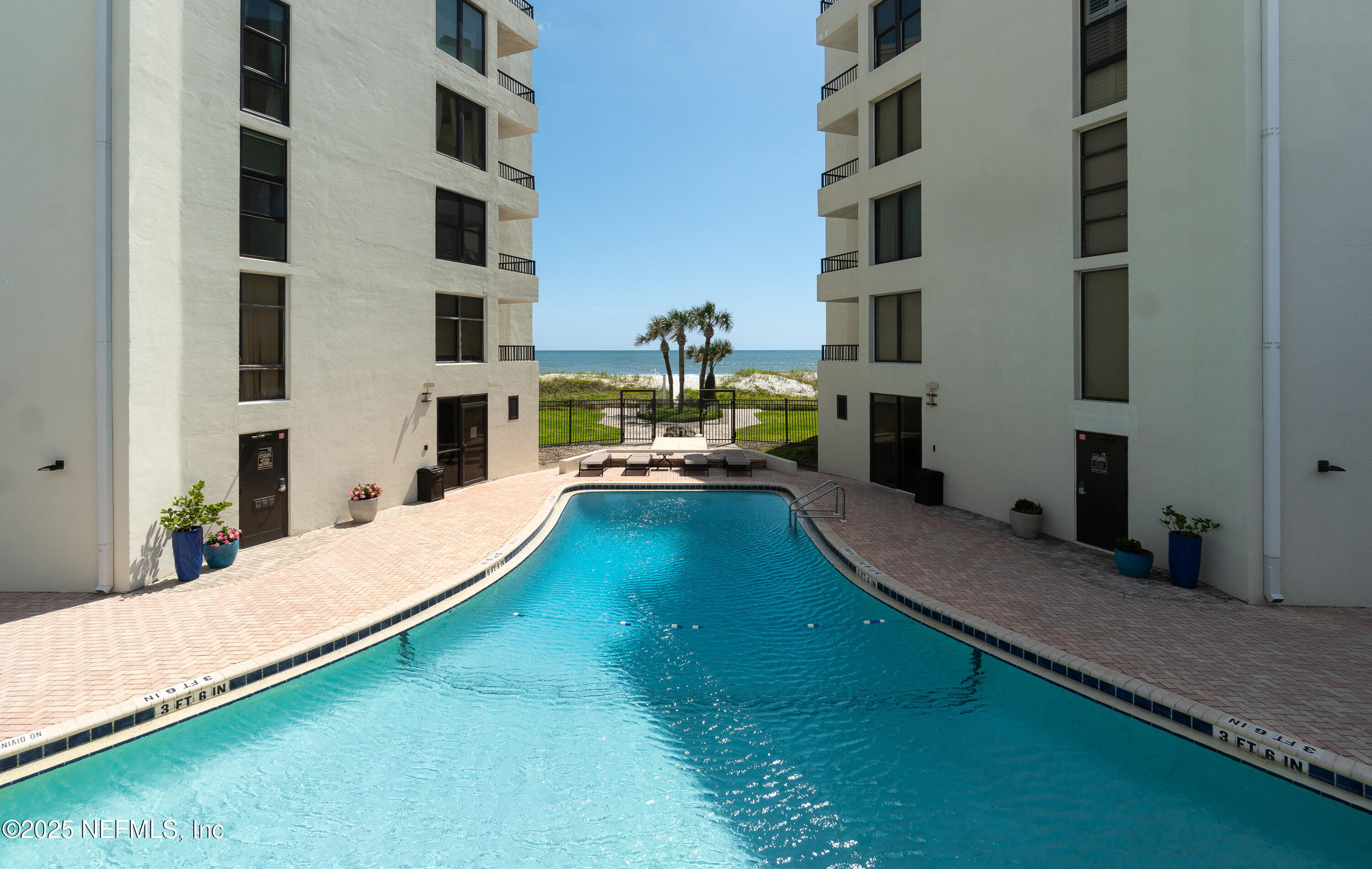 2100 OCEAN Drive PH-2