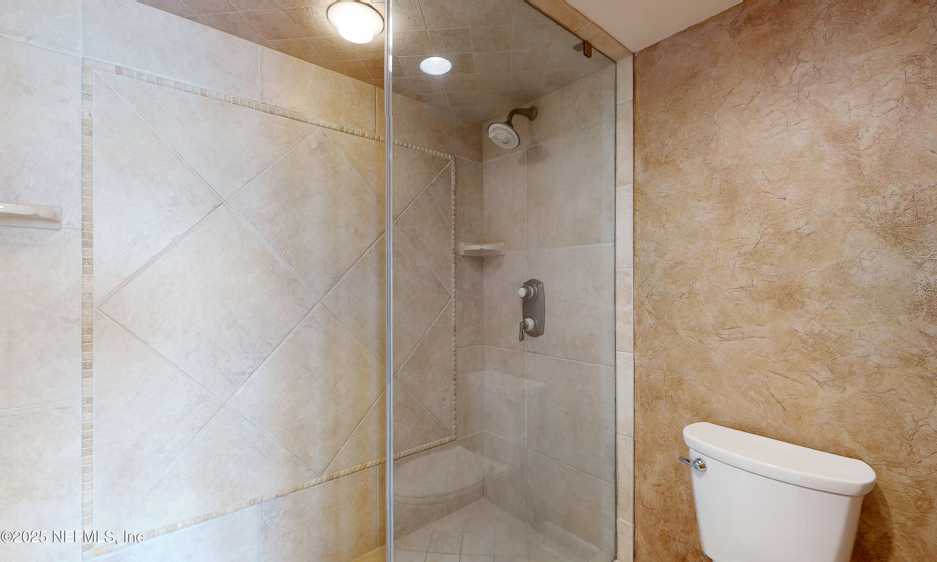 2100 OCEAN Drive PH-2