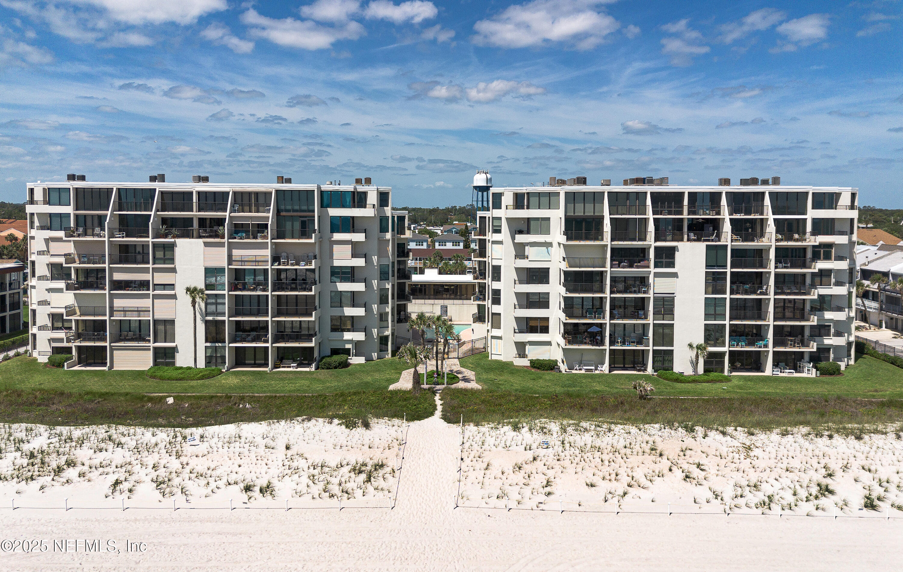 2100 OCEAN Drive PH-2