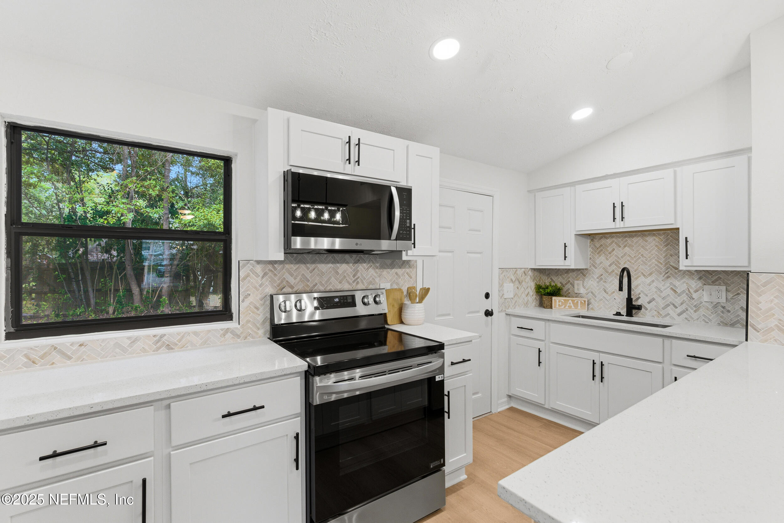 12033 GENTIAN Court