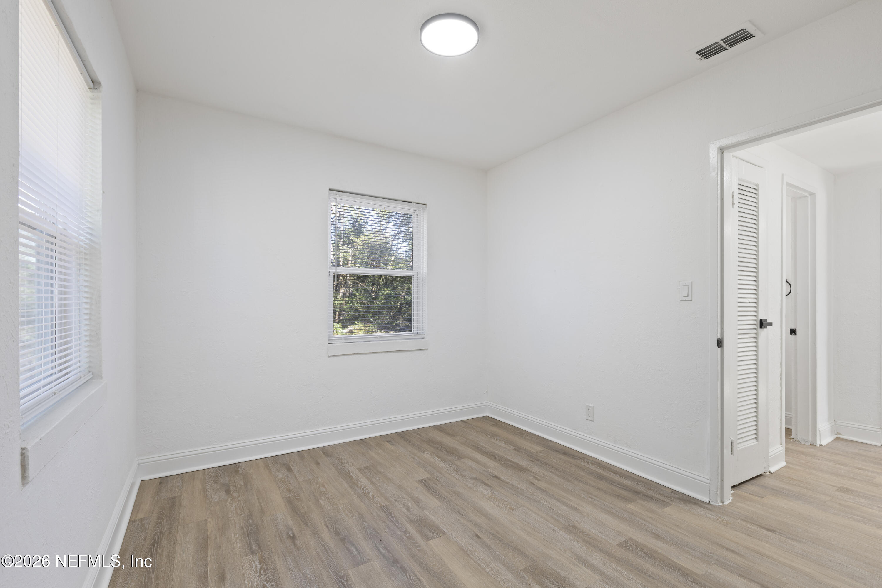 5873 OAKLANE Drive
