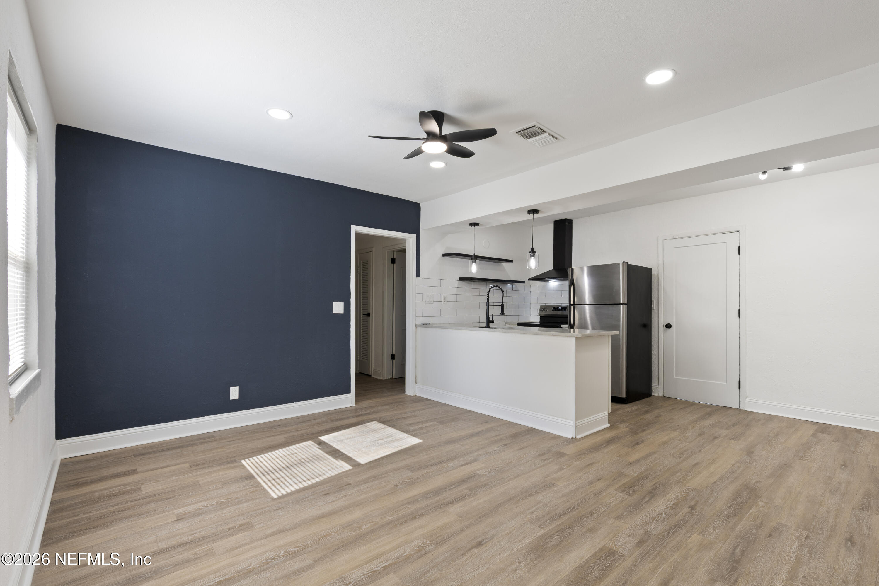 5873 OAKLANE Drive