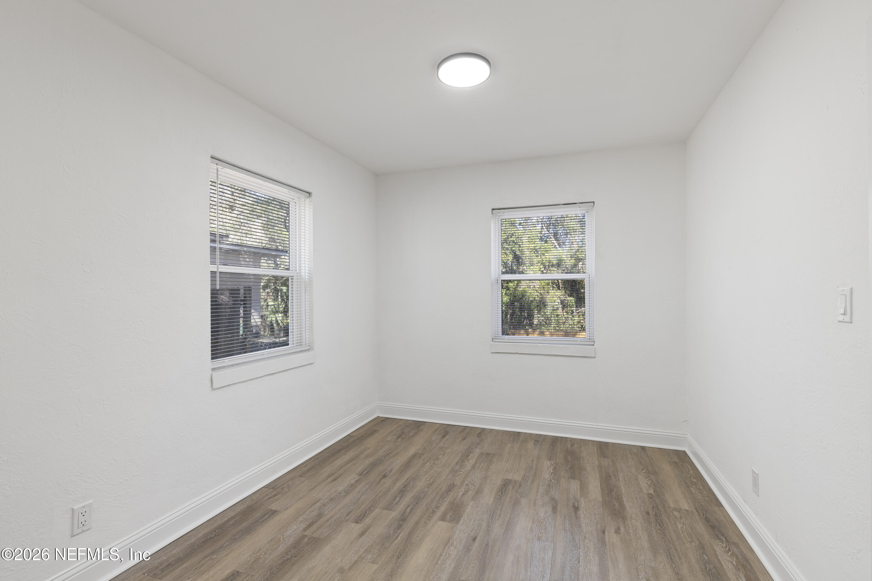 5873 OAKLANE Drive