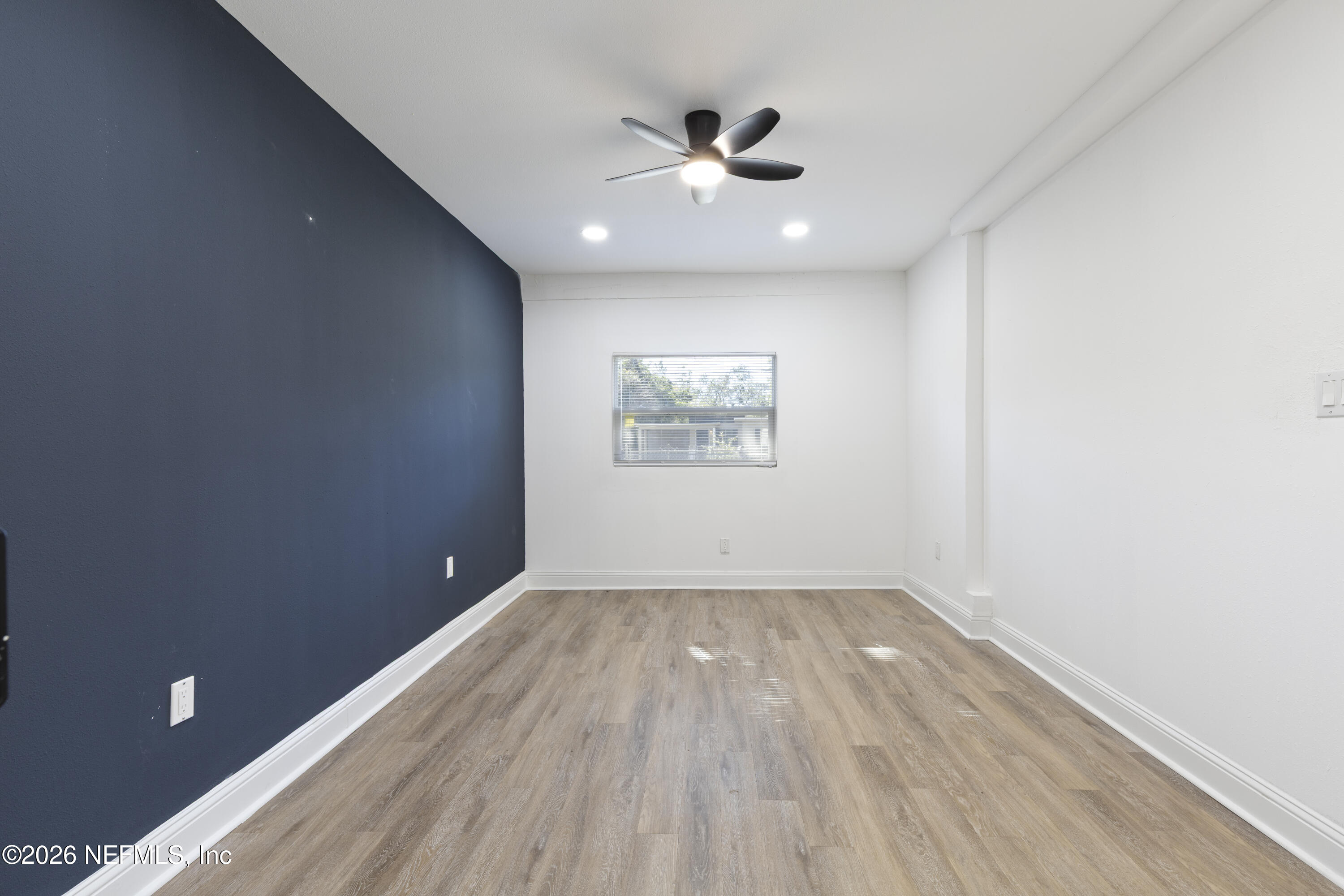 5873 OAKLANE Drive