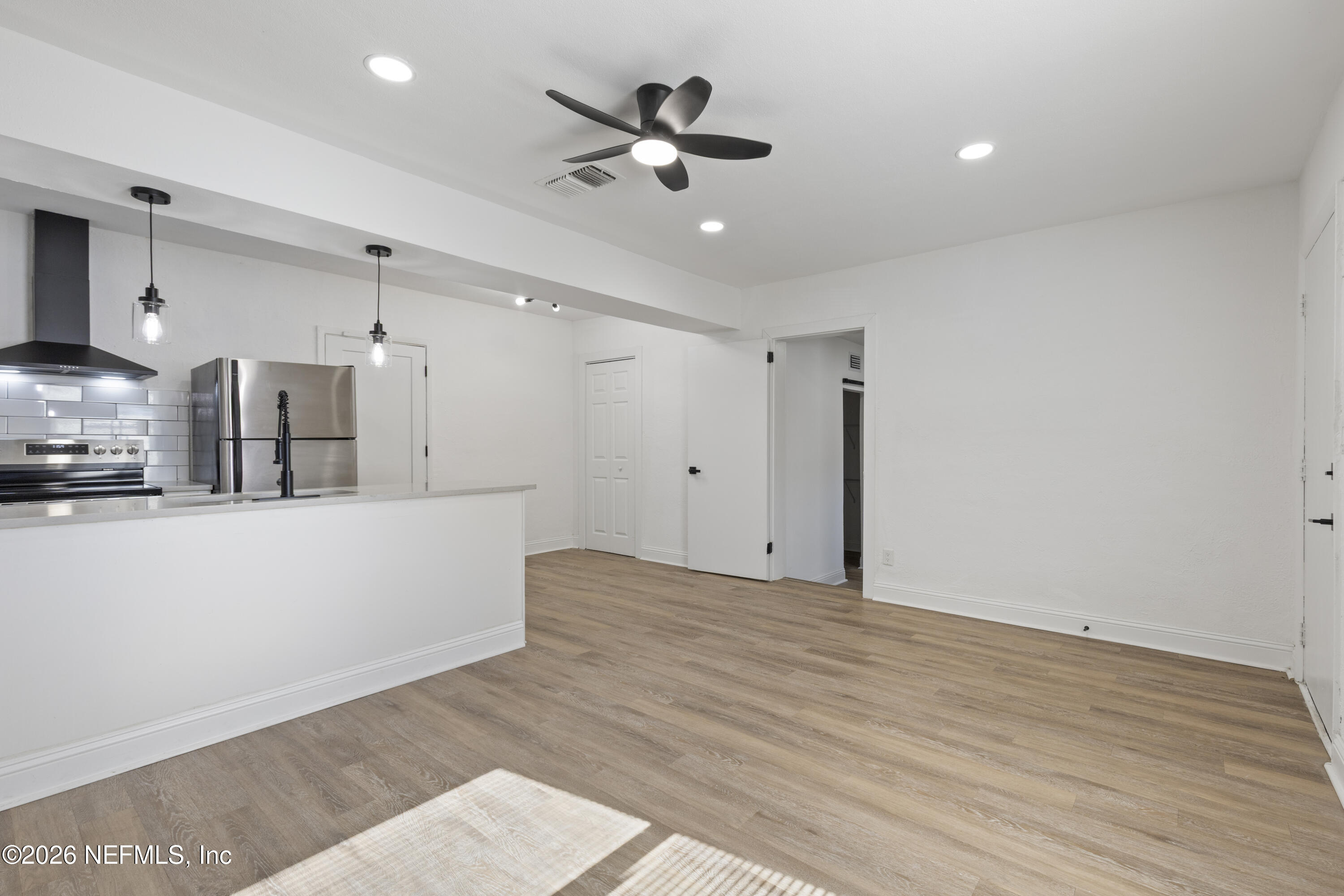 5873 OAKLANE Drive