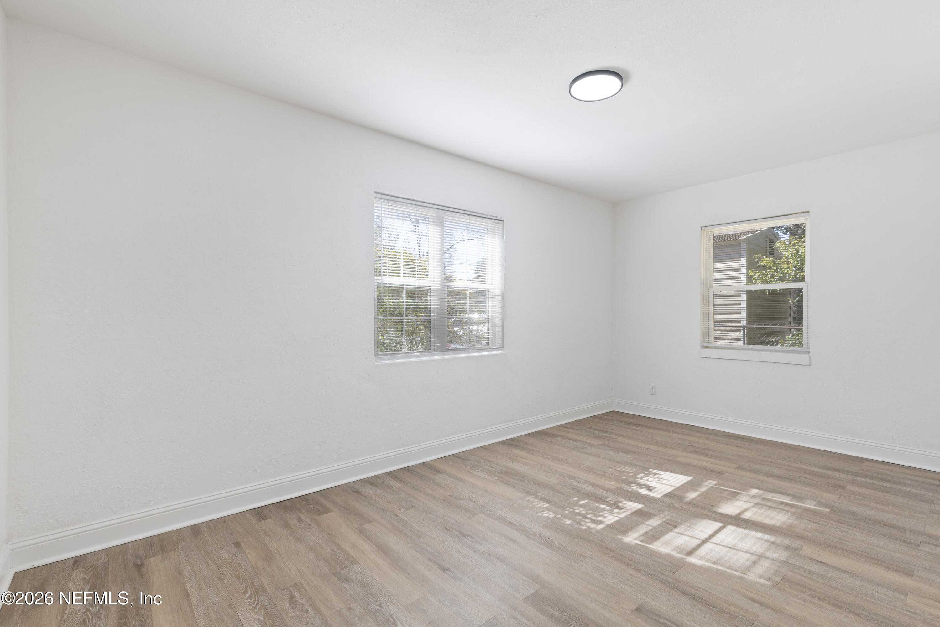5873 OAKLANE Drive