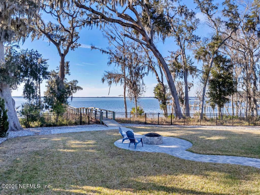 400 HALLOWES Cove, St. Johns