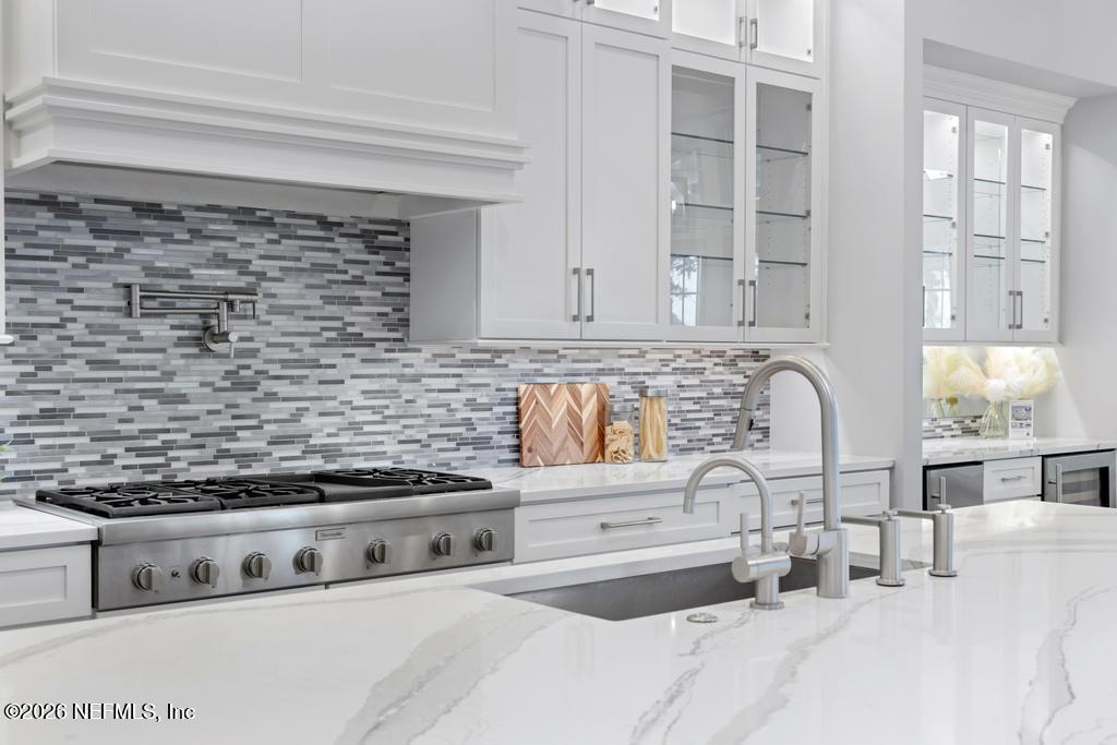 400 HALLOWES Cove, St. Johns