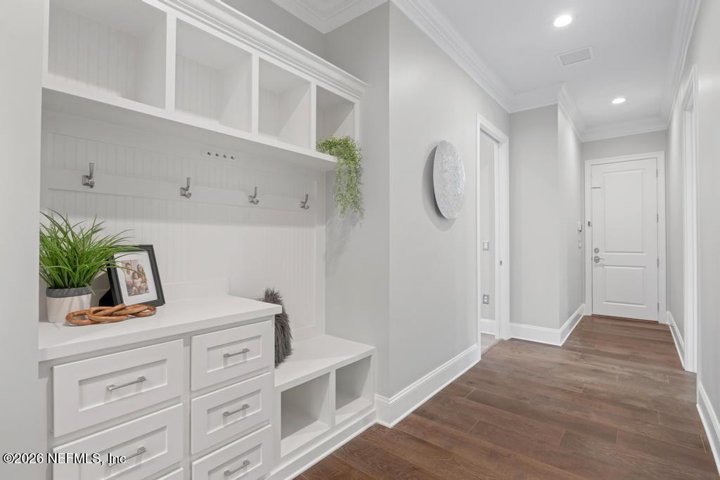 400 HALLOWES Cove, St. Johns