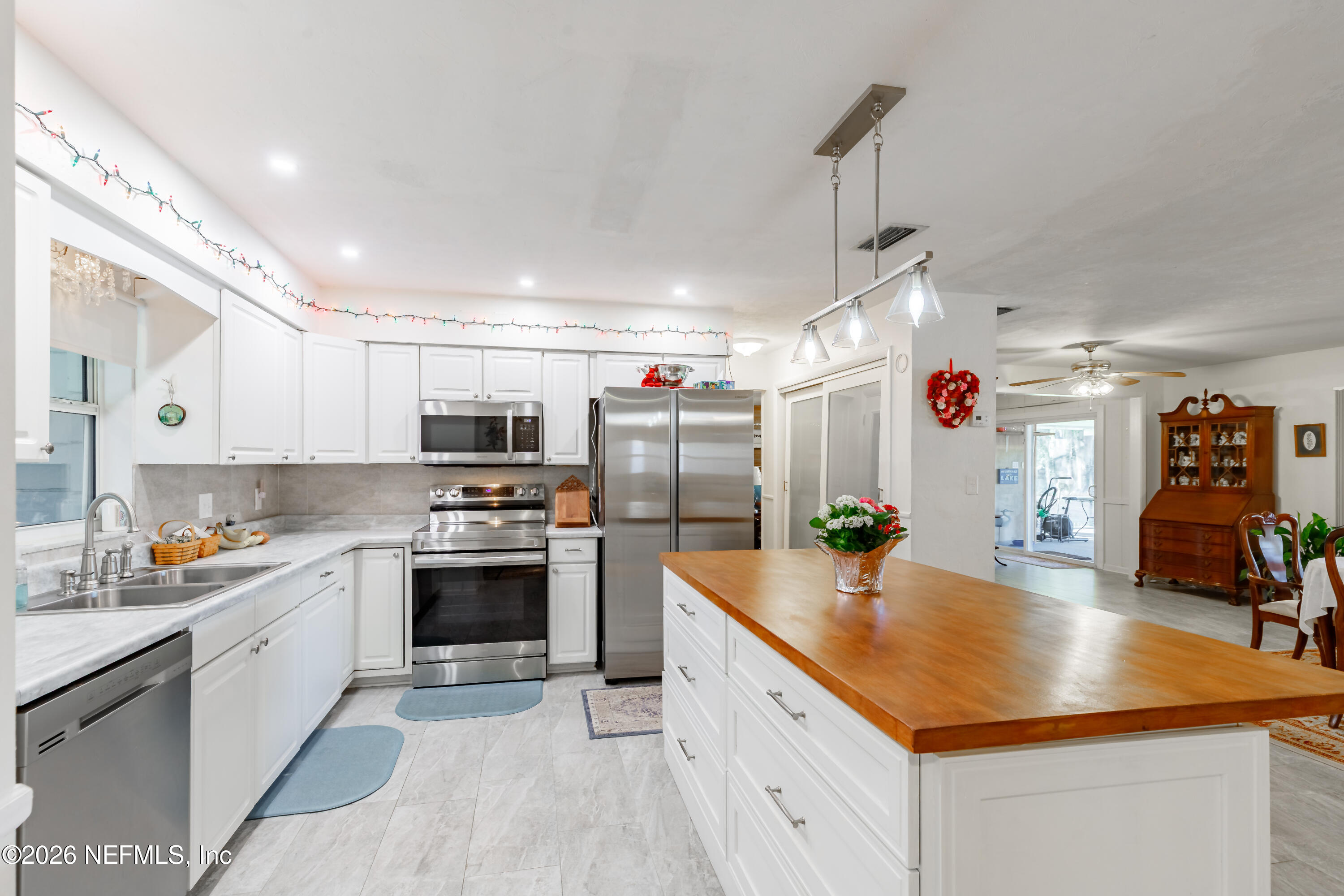 6433 LOCH LOMMOND Drive