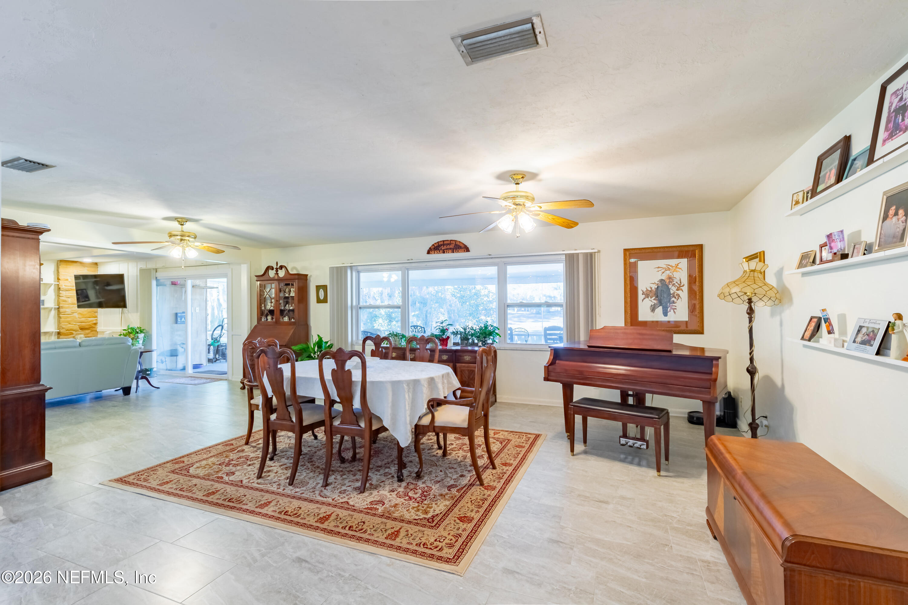 6433 LOCH LOMMOND Drive