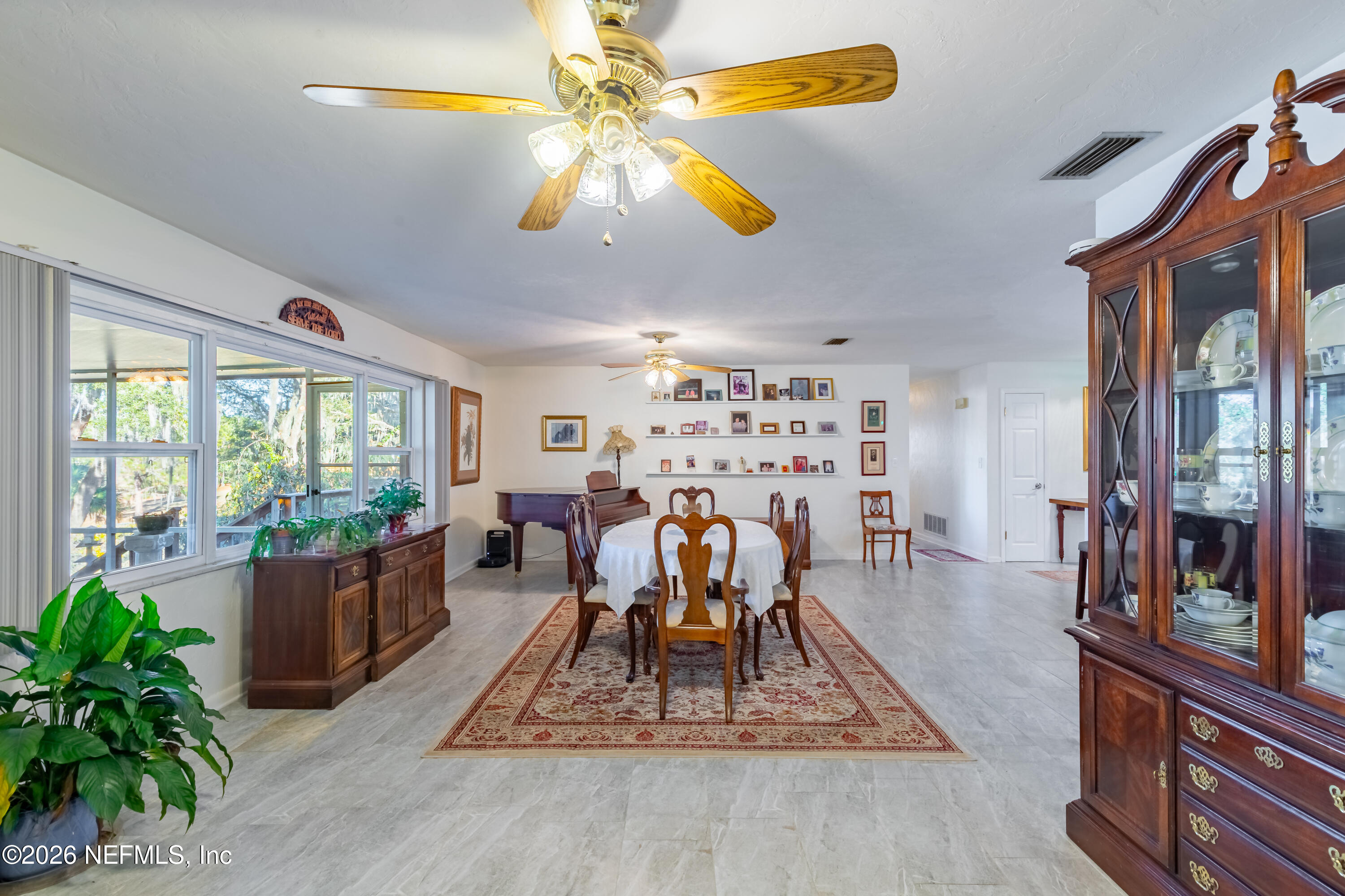 6433 LOCH LOMMOND Drive