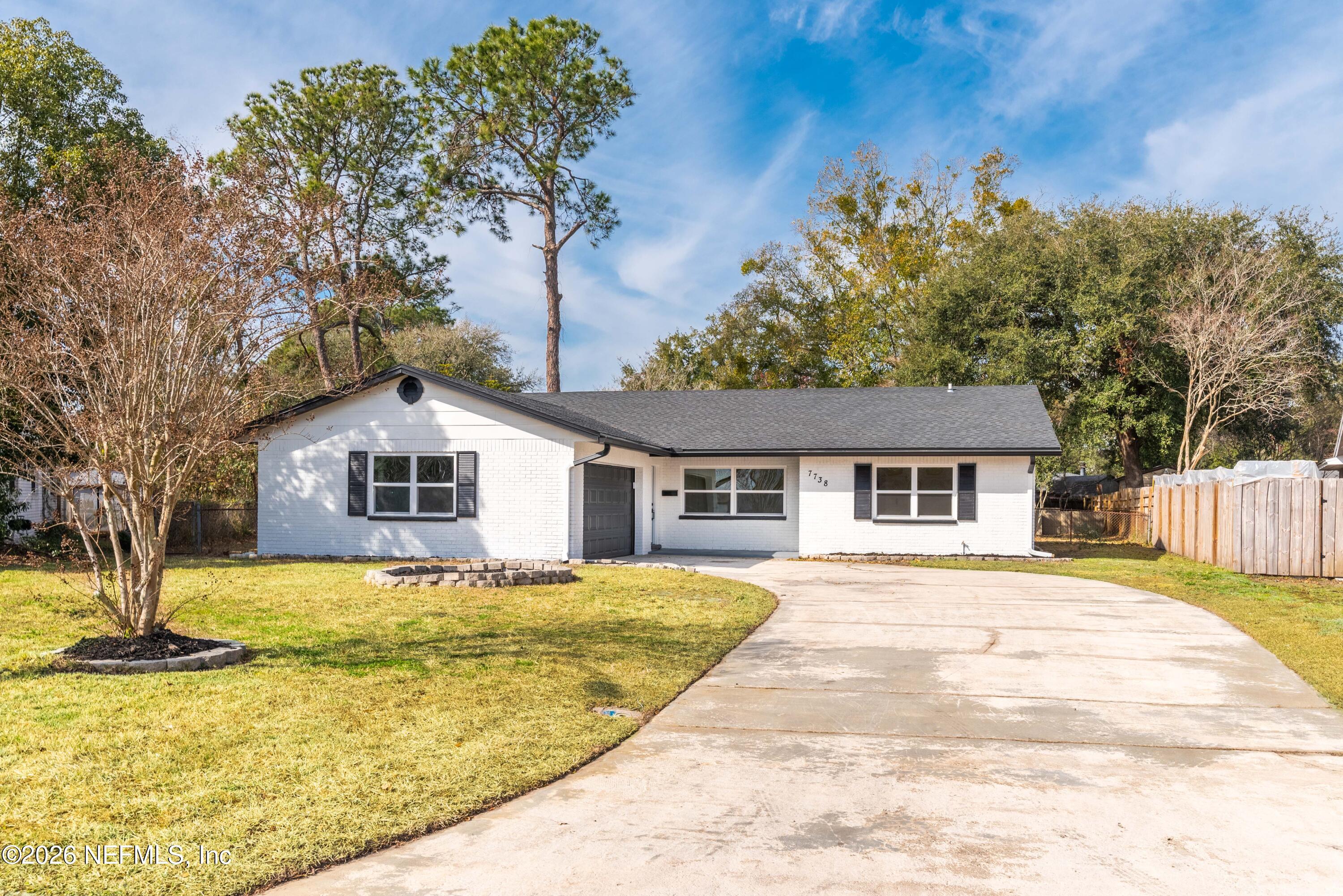 7738 RONDEAU Drive E