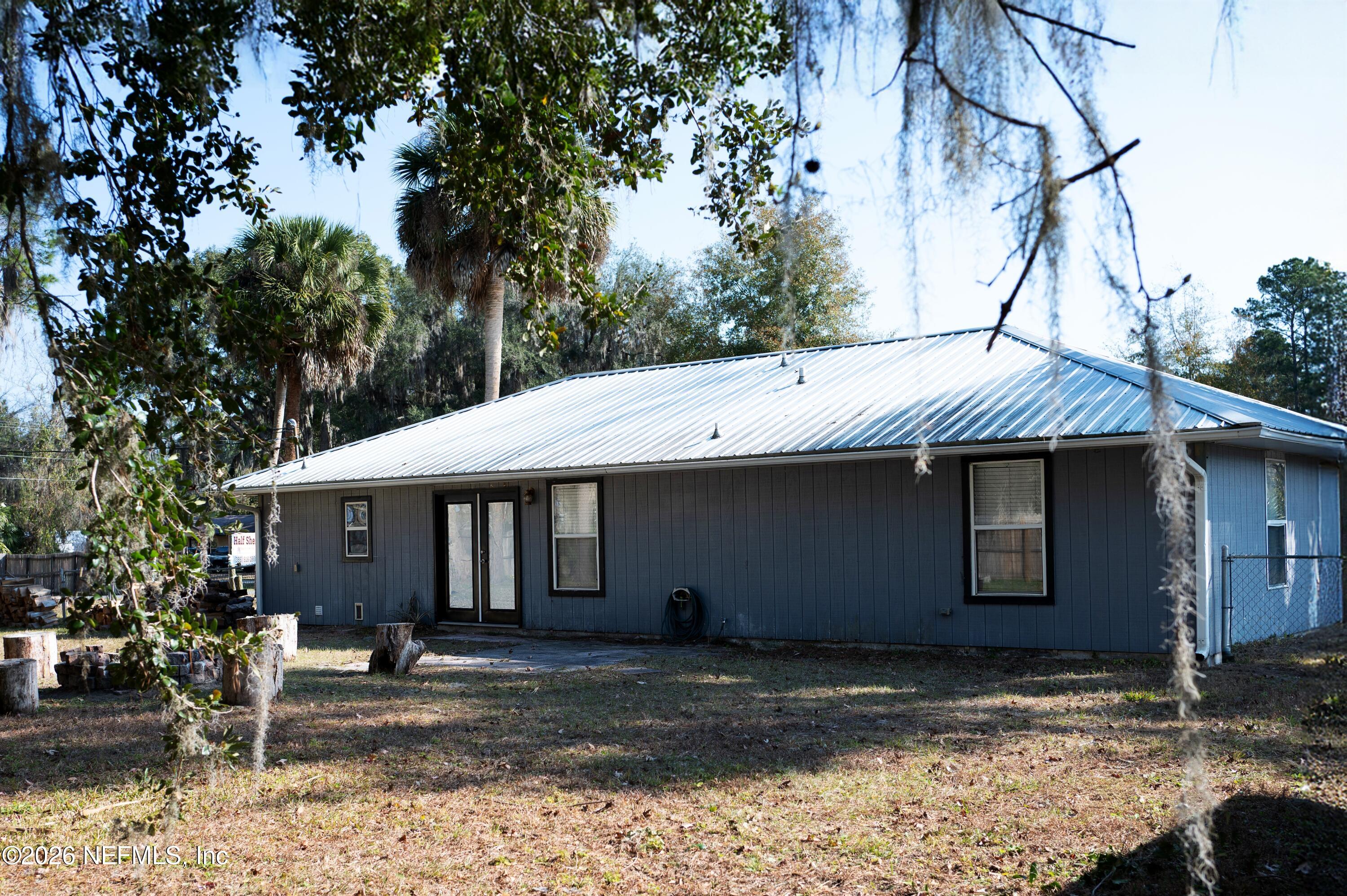 130 ROBERTS Boulevard