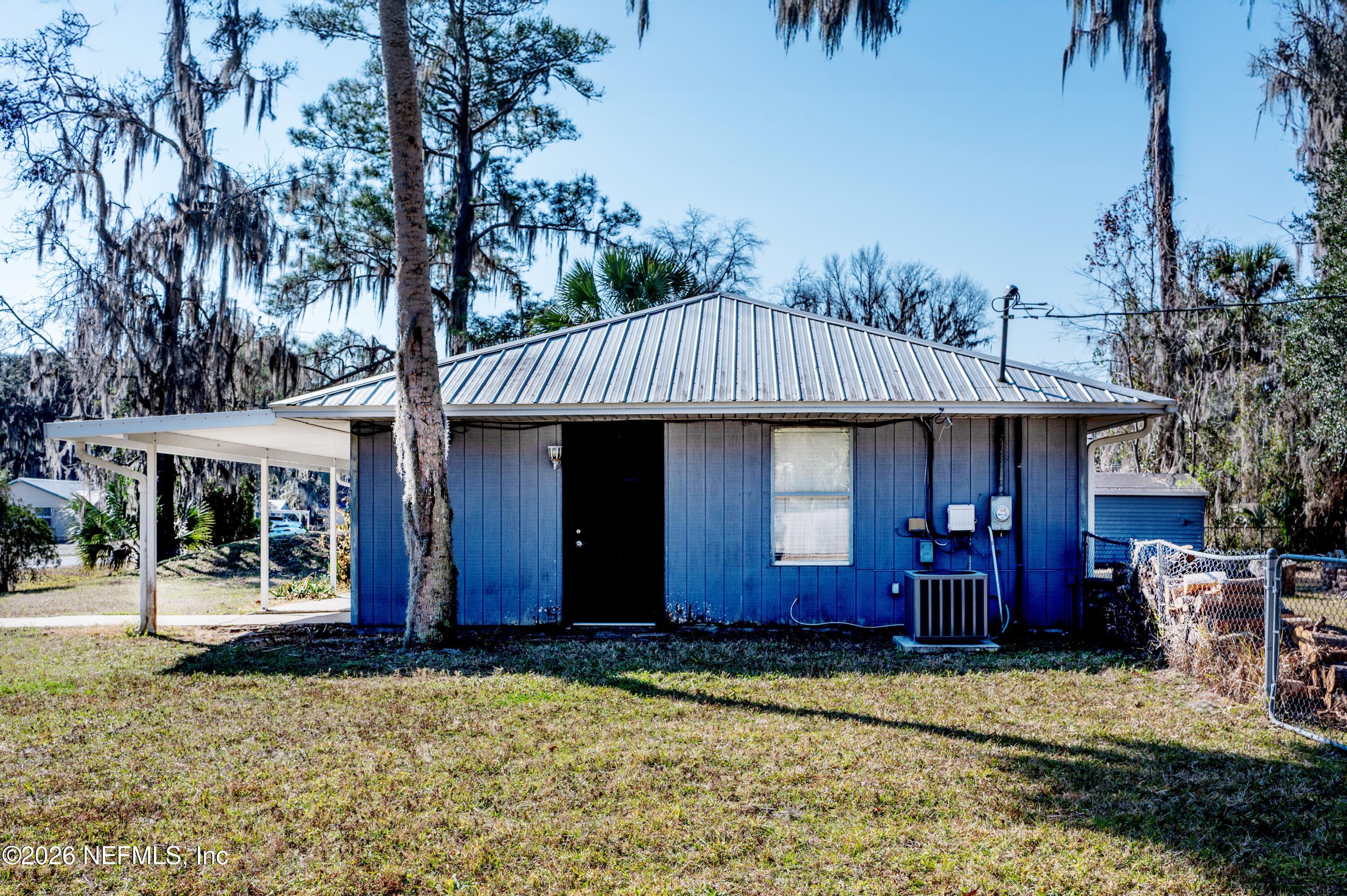 130 ROBERTS Boulevard