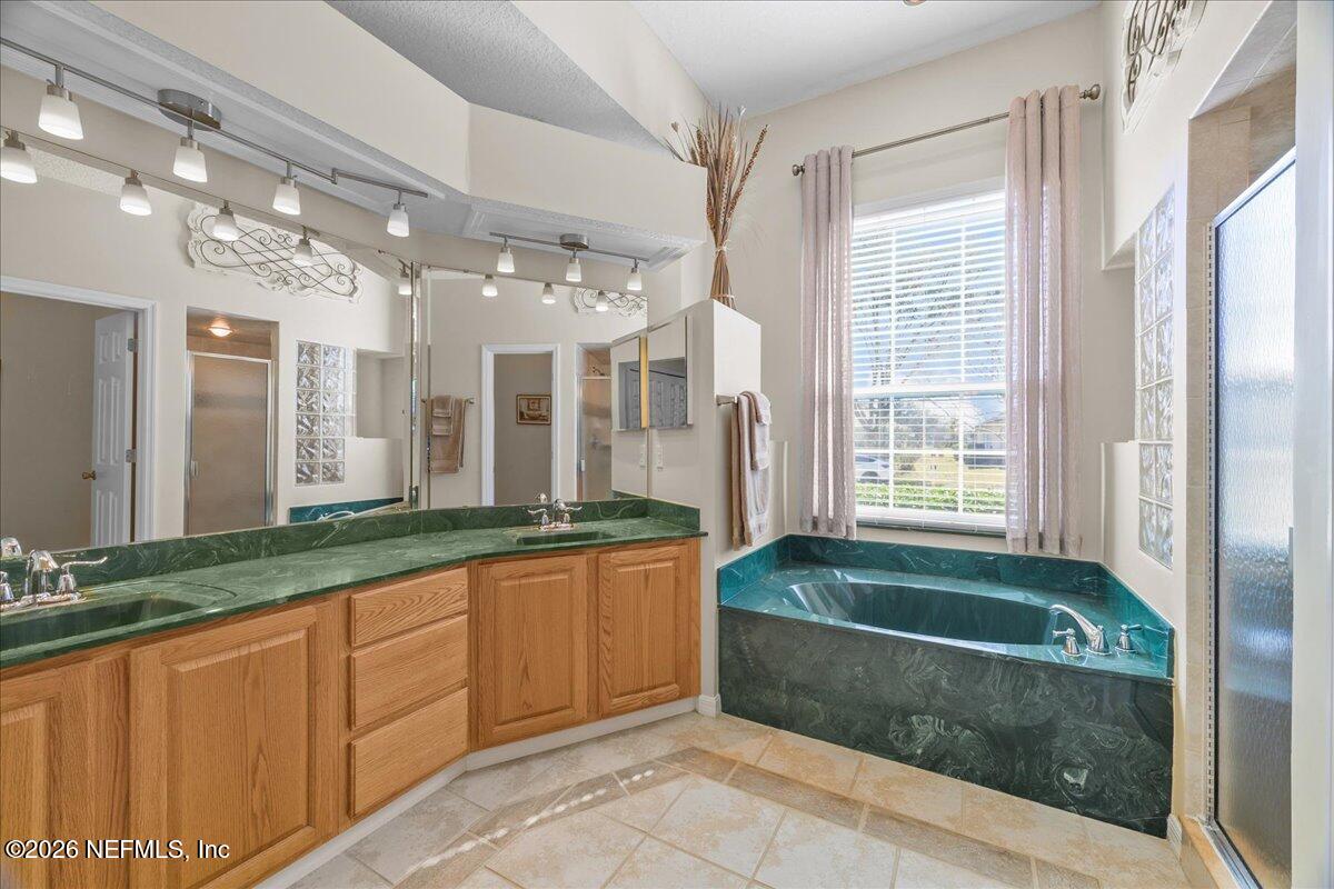 832 BUCKEYE Lane W, St. Johns