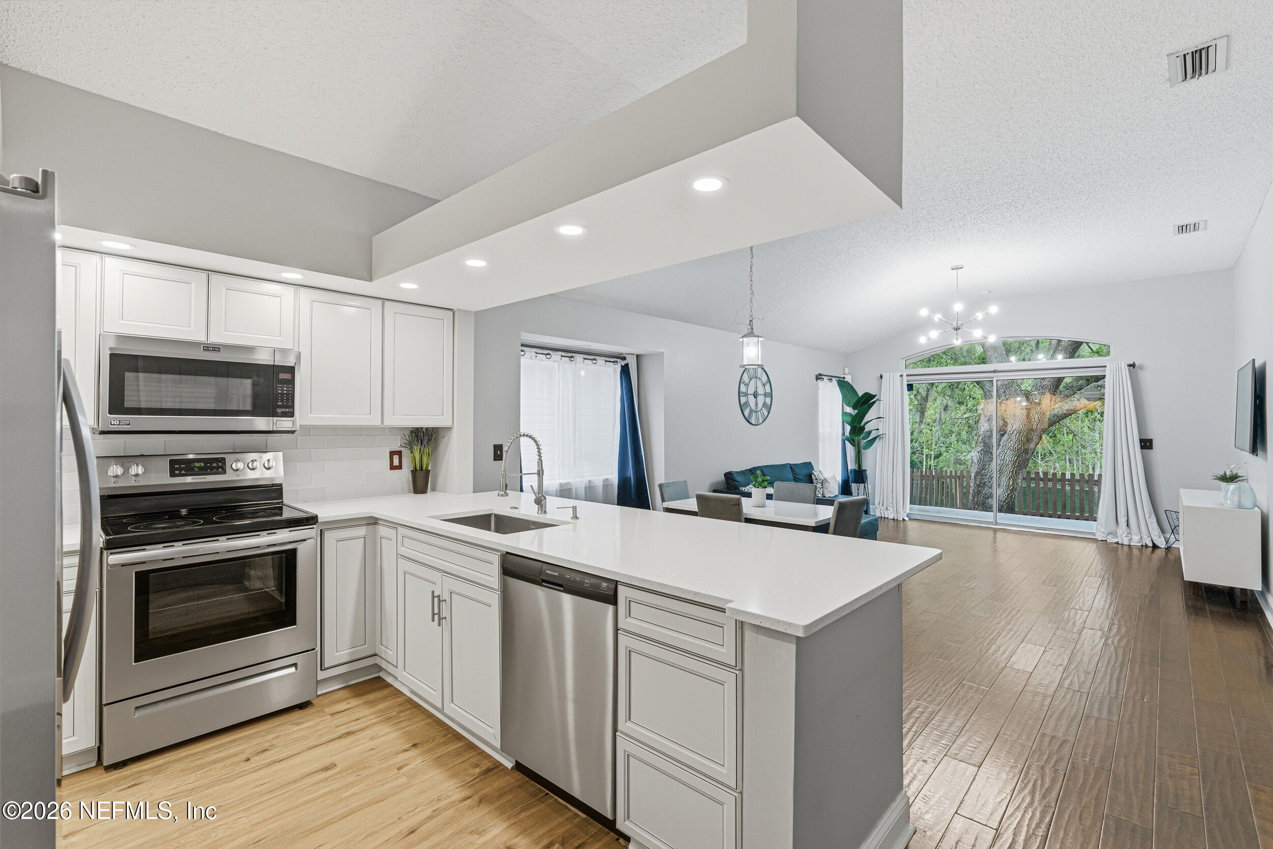 1132 CREEKS RIDGE Road