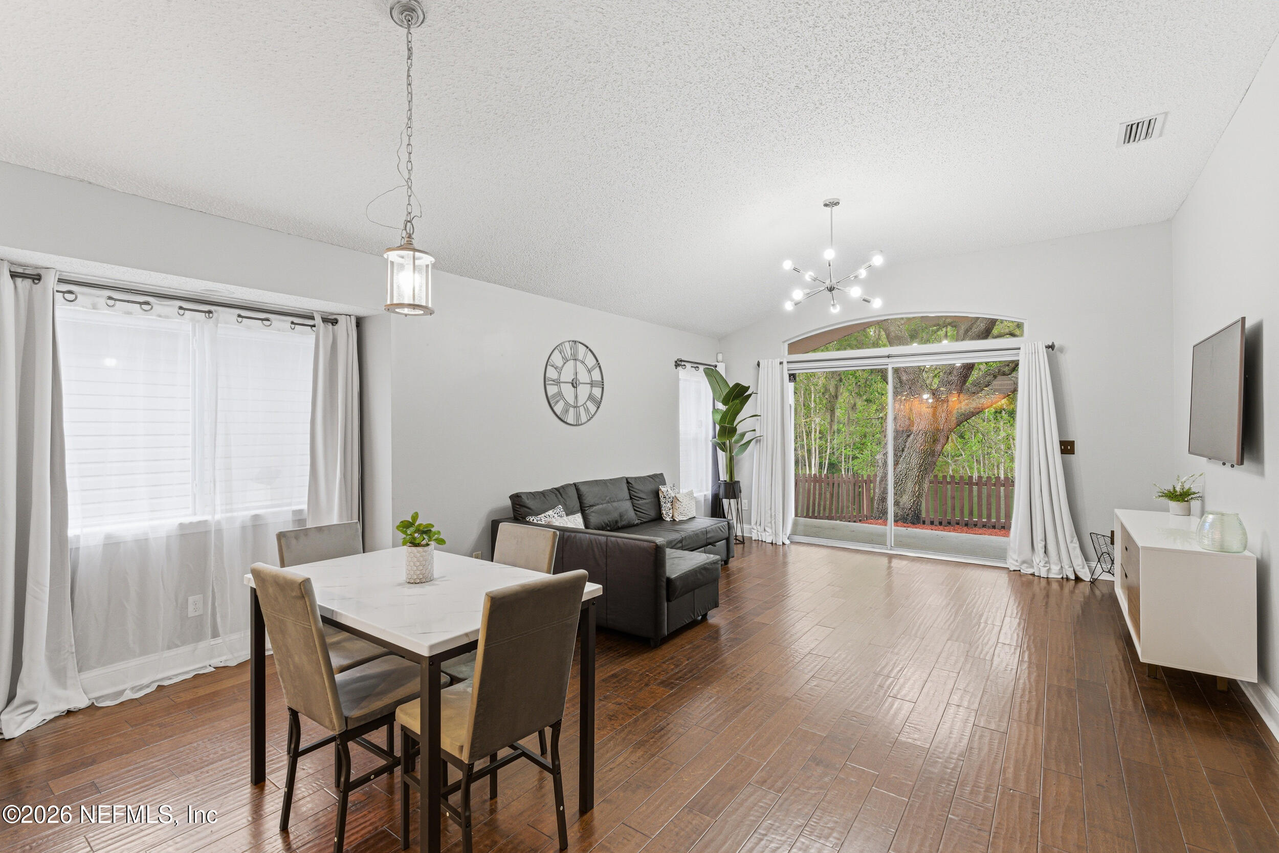 1132 CREEKS RIDGE Road