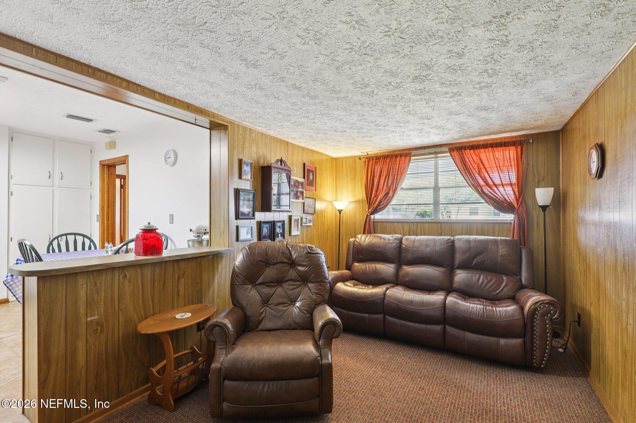 6611 ROMILLY Drive