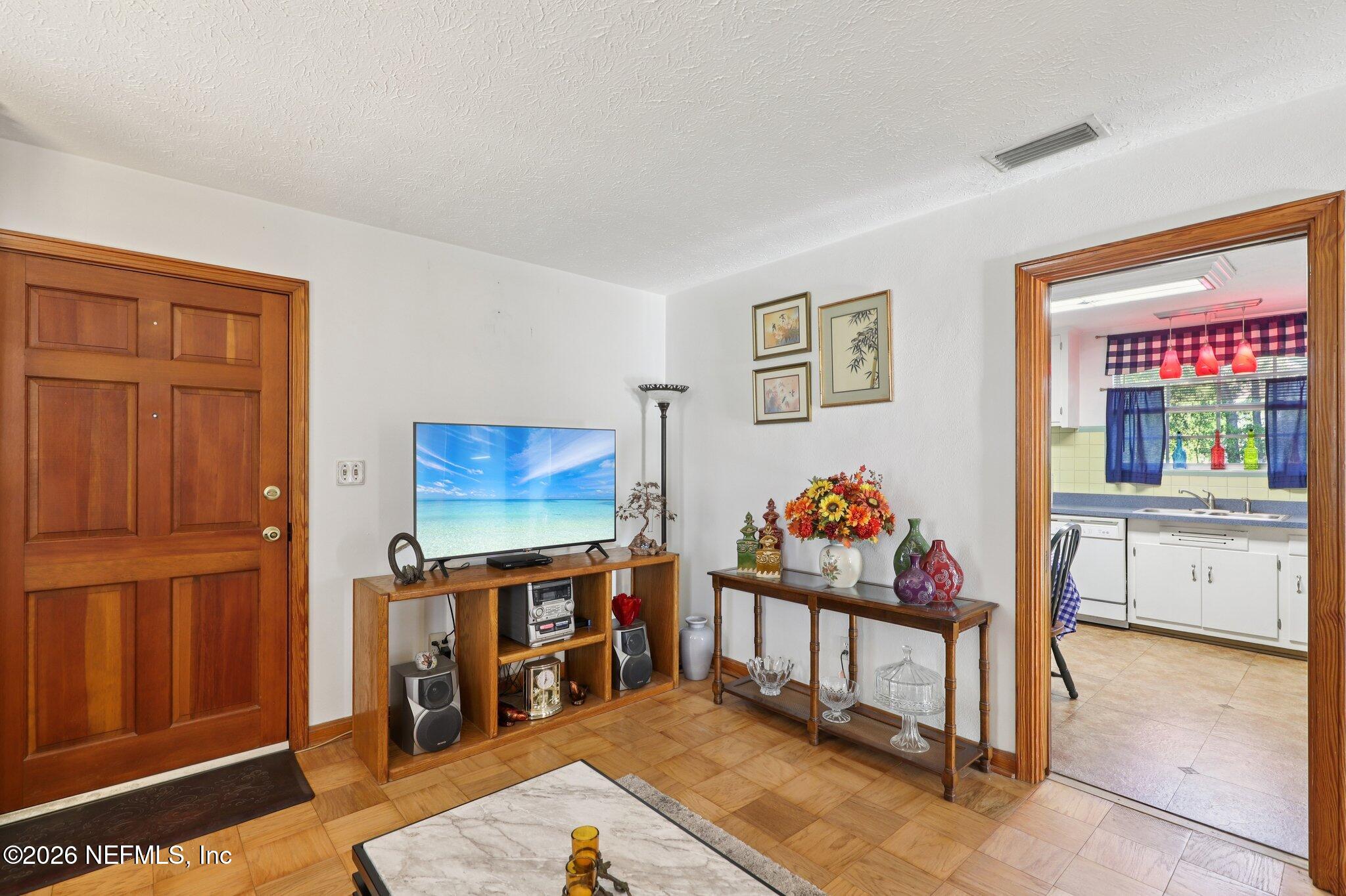 6611 ROMILLY Drive
