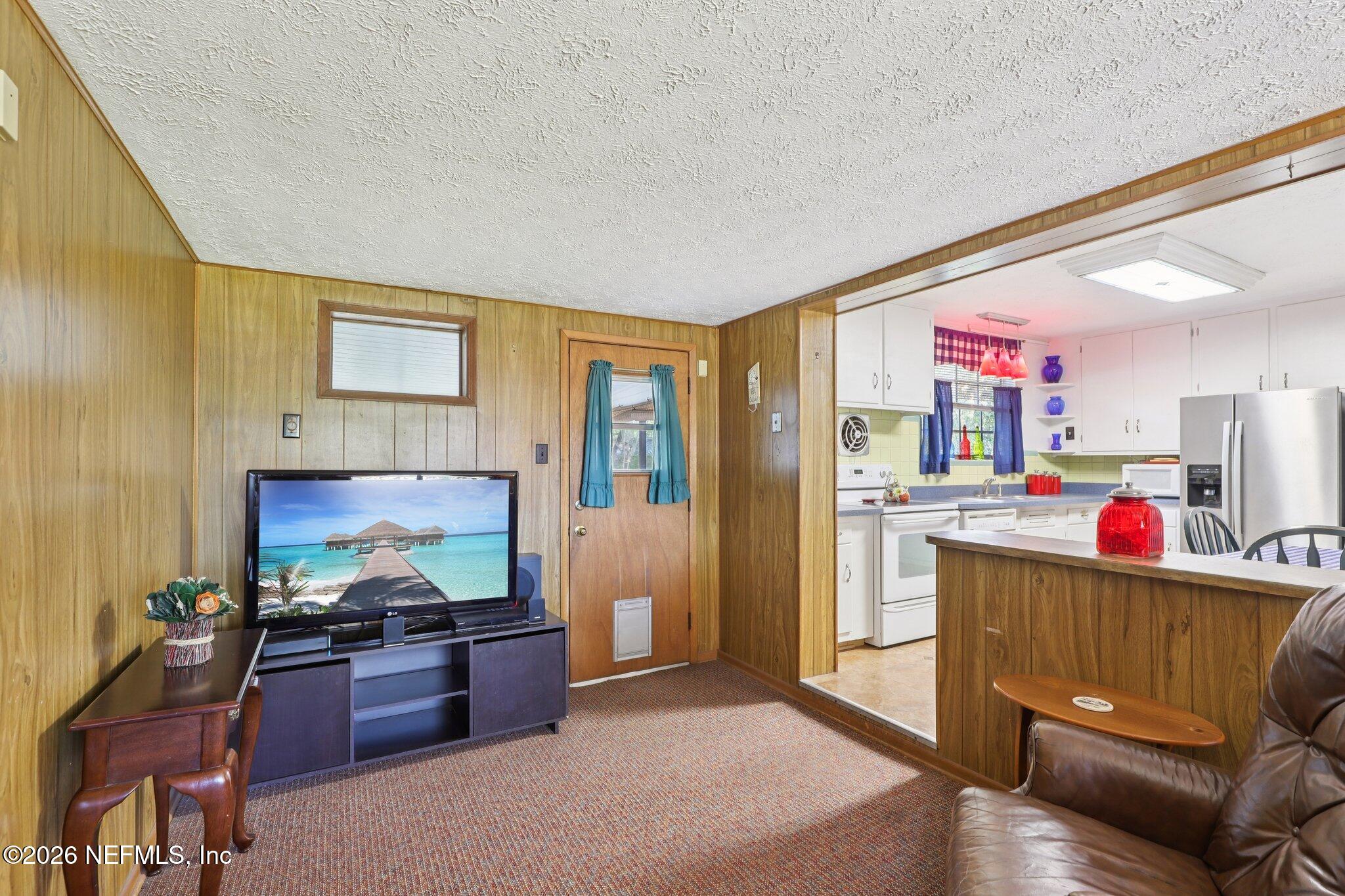 6611 ROMILLY Drive
