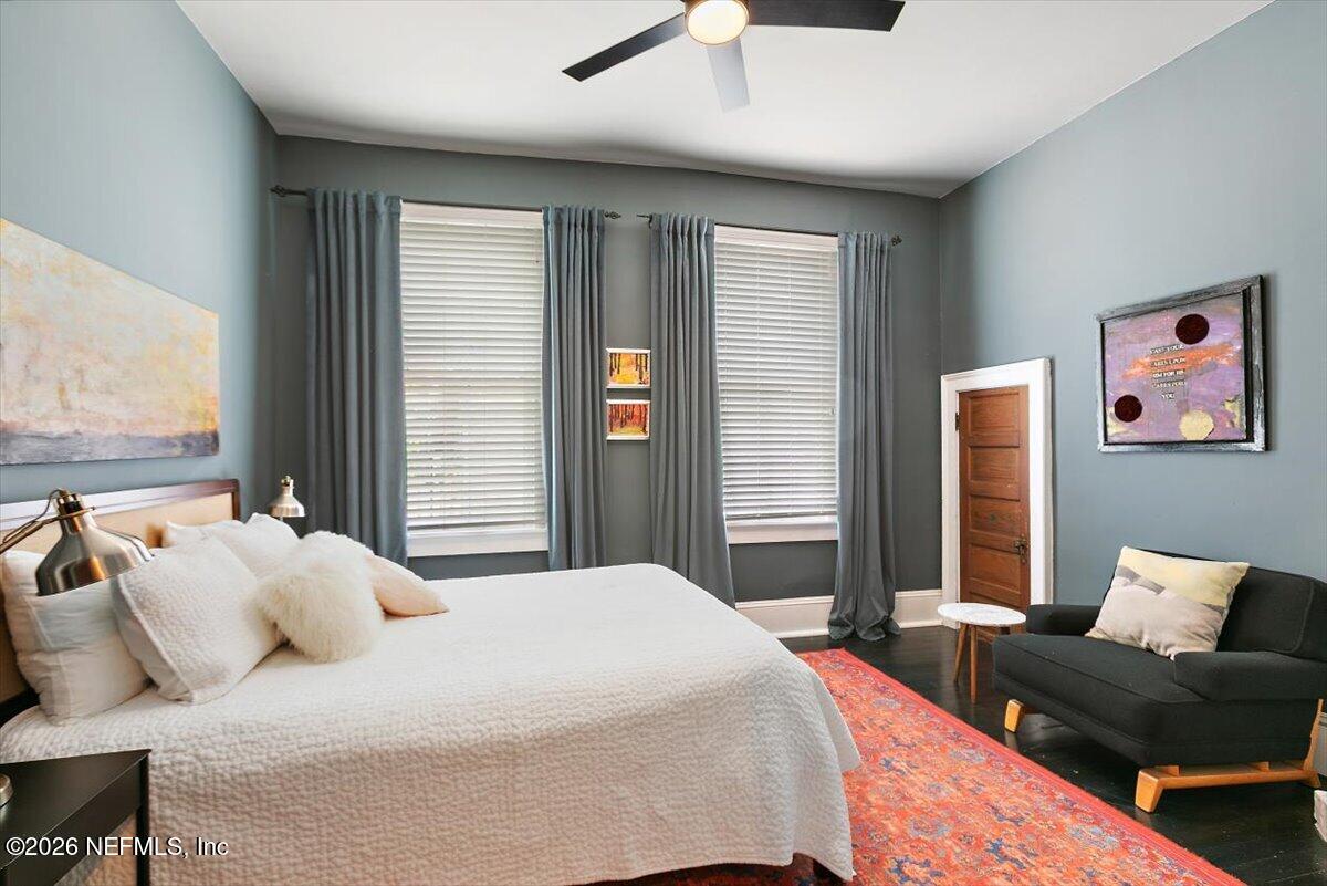 236 W 6TH Street