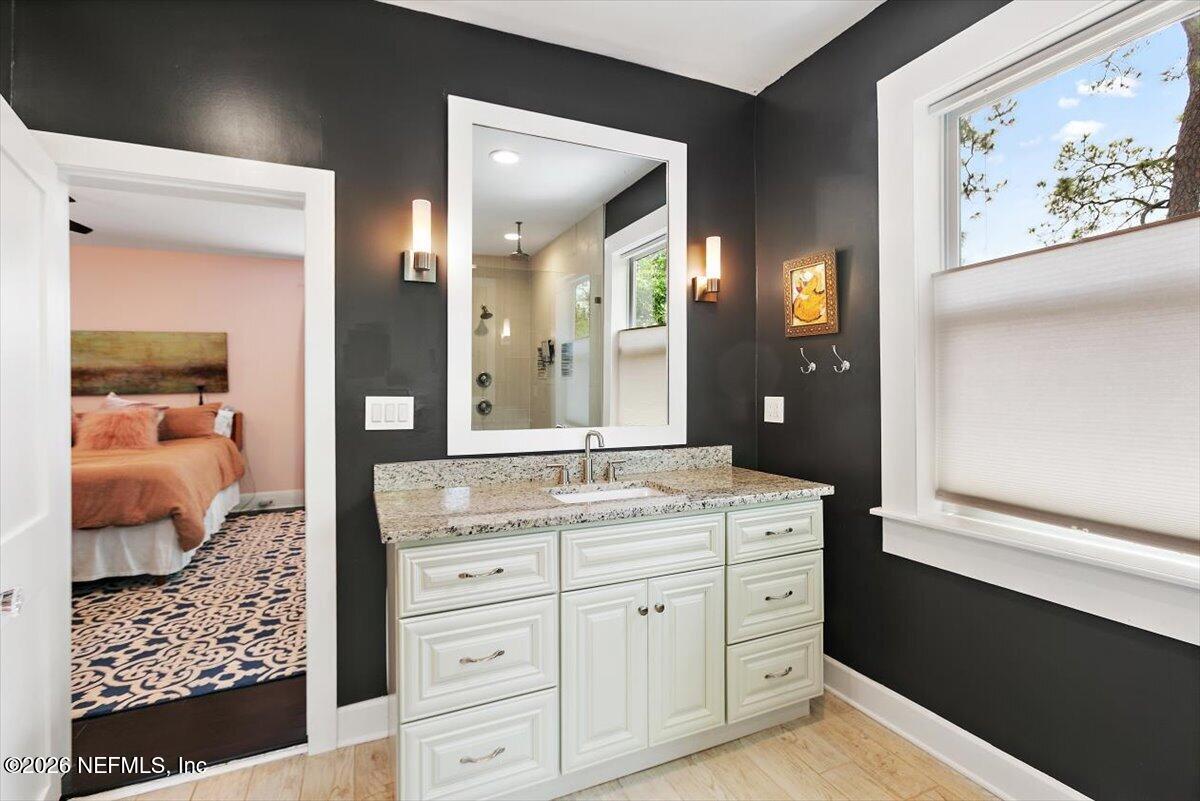 236 W 6TH Street