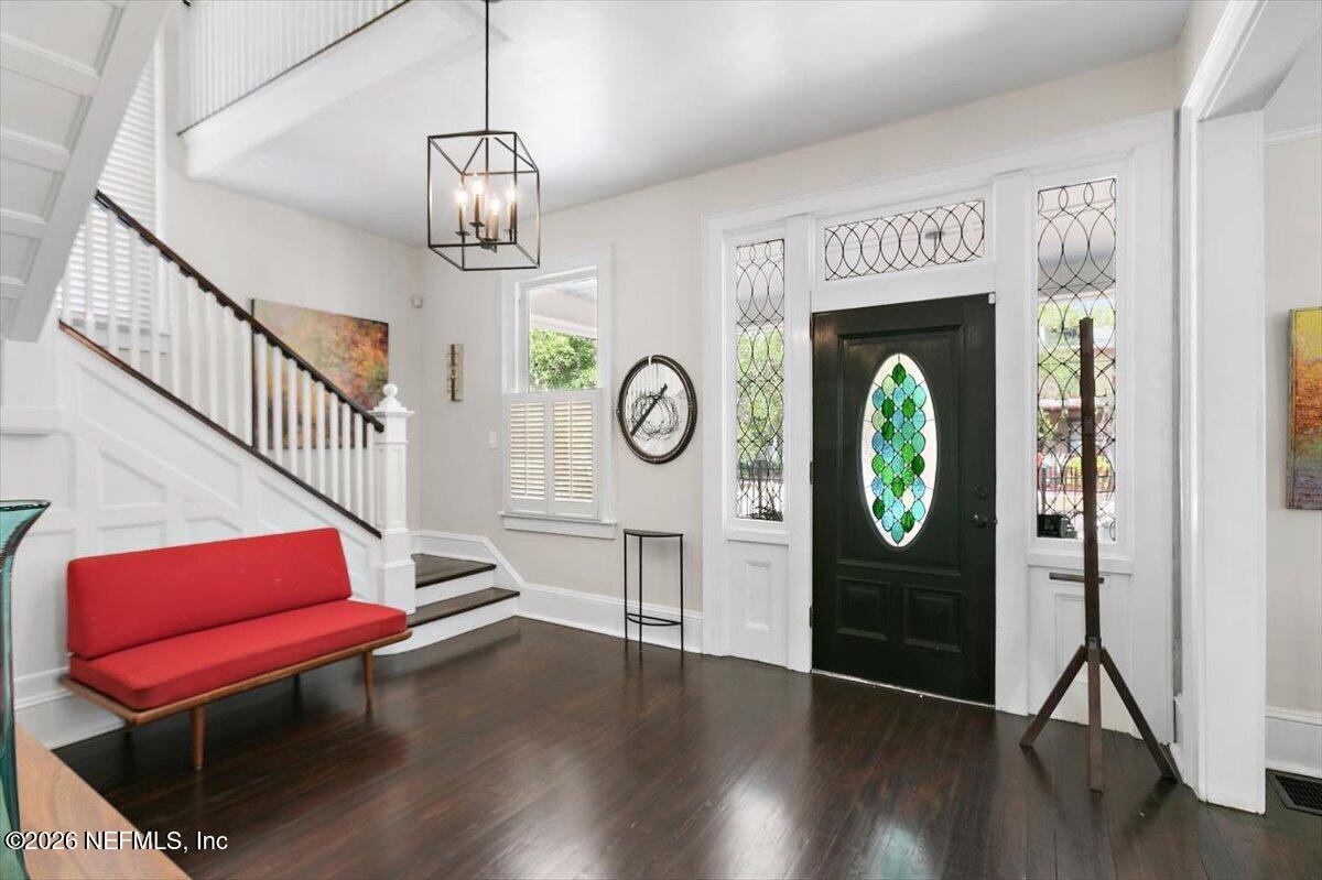 236 W 6TH Street