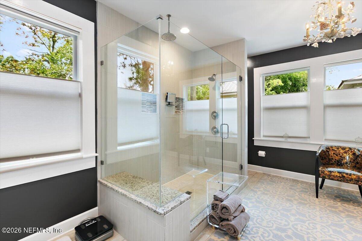 236 W 6TH Street