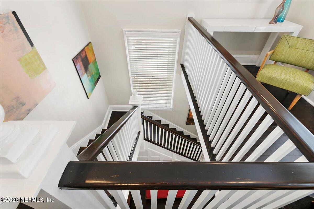 236 W 6TH Street