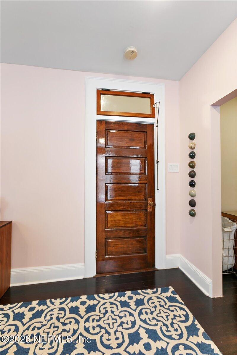 236 W 6TH Street