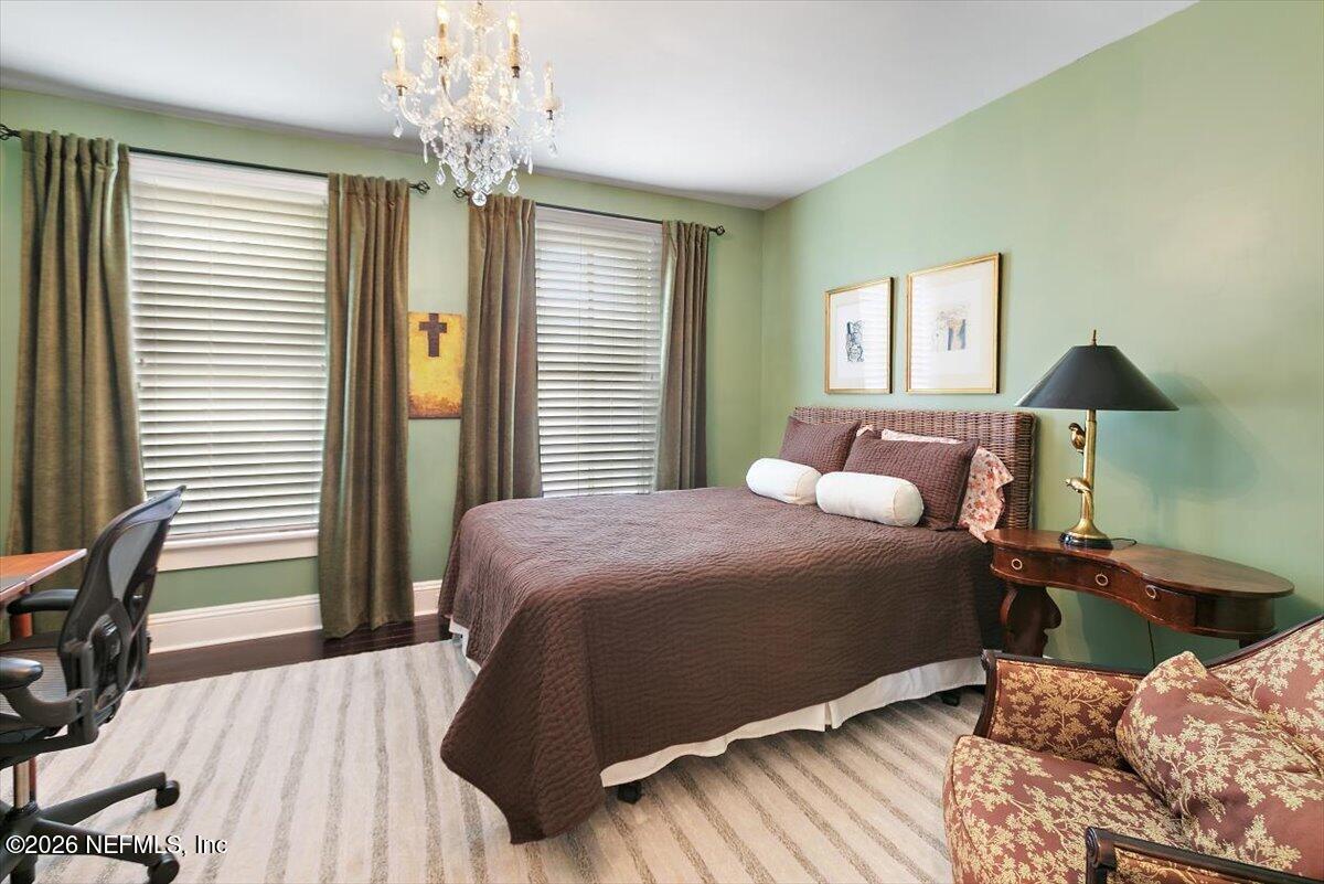 236 W 6TH Street