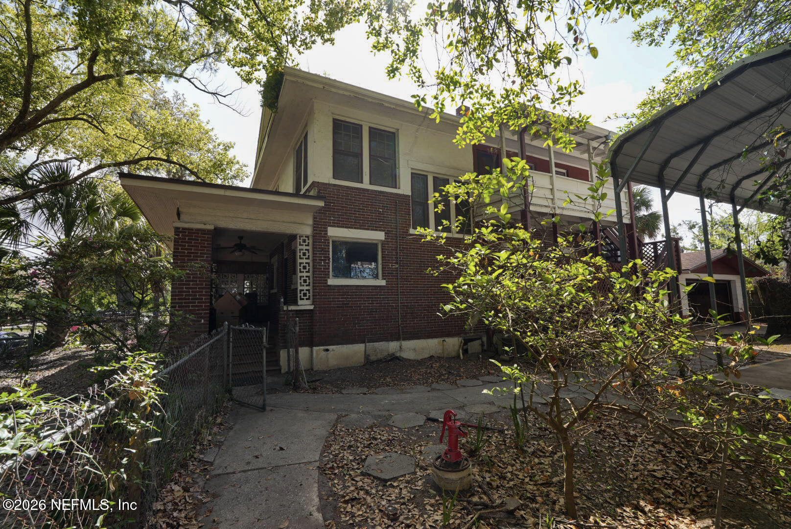 228 W 11TH Street