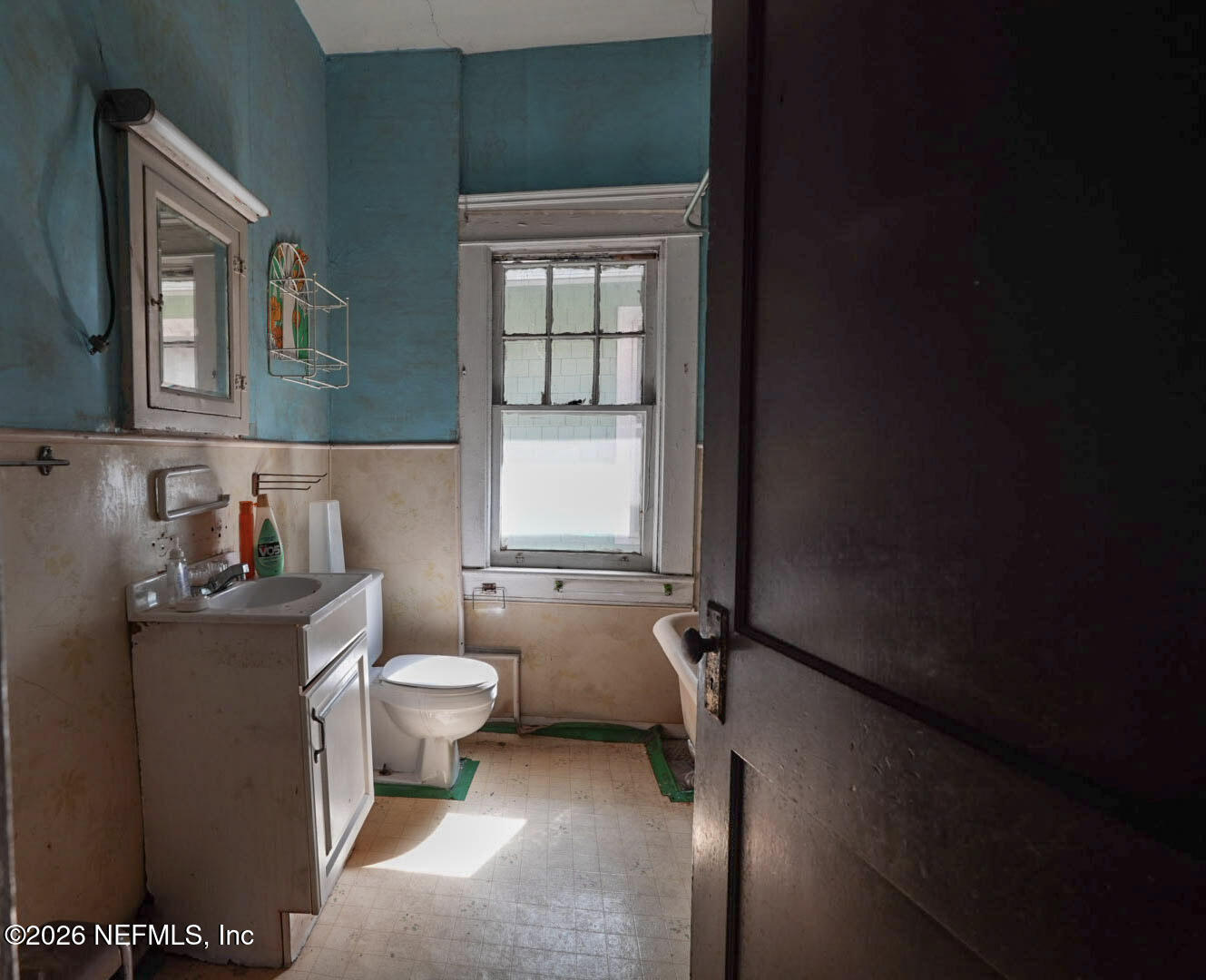 228 W 11TH Street