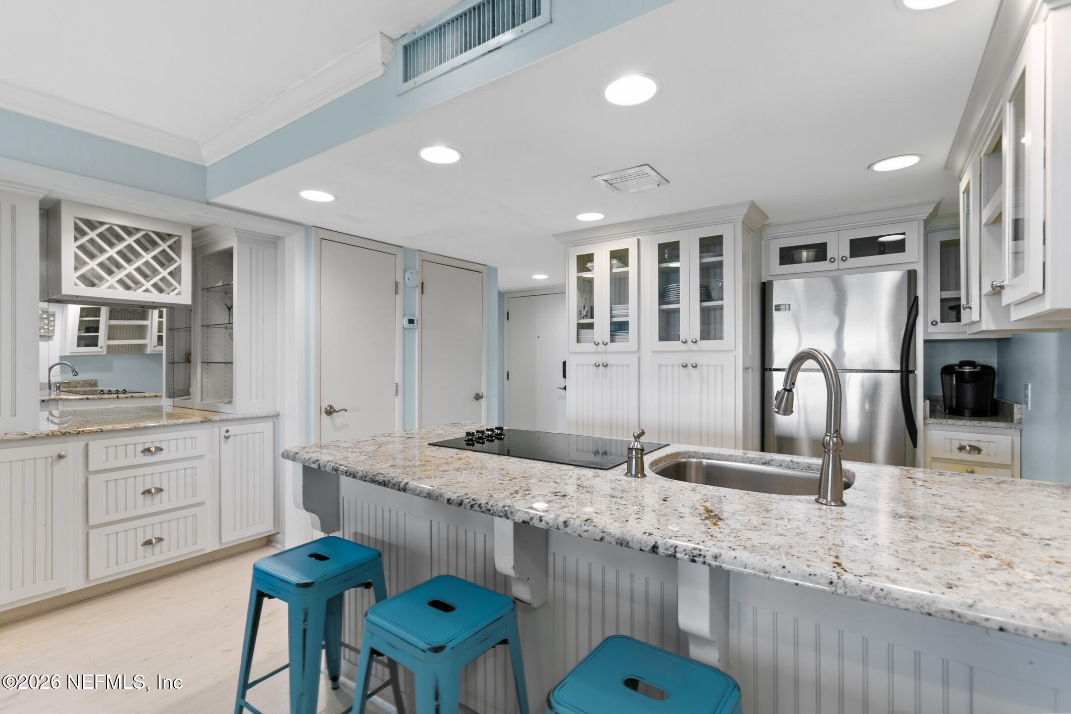 610 SUMMER PLACE