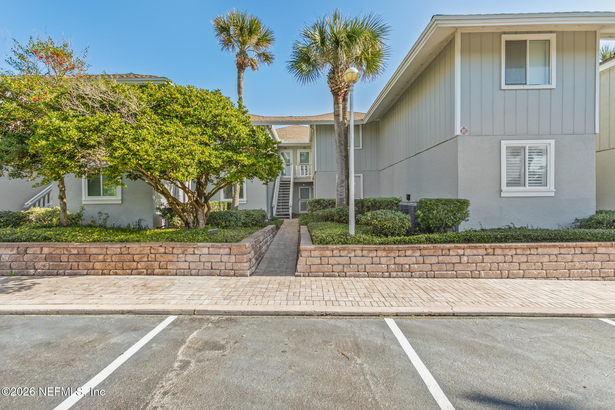 610 SUMMER PLACE