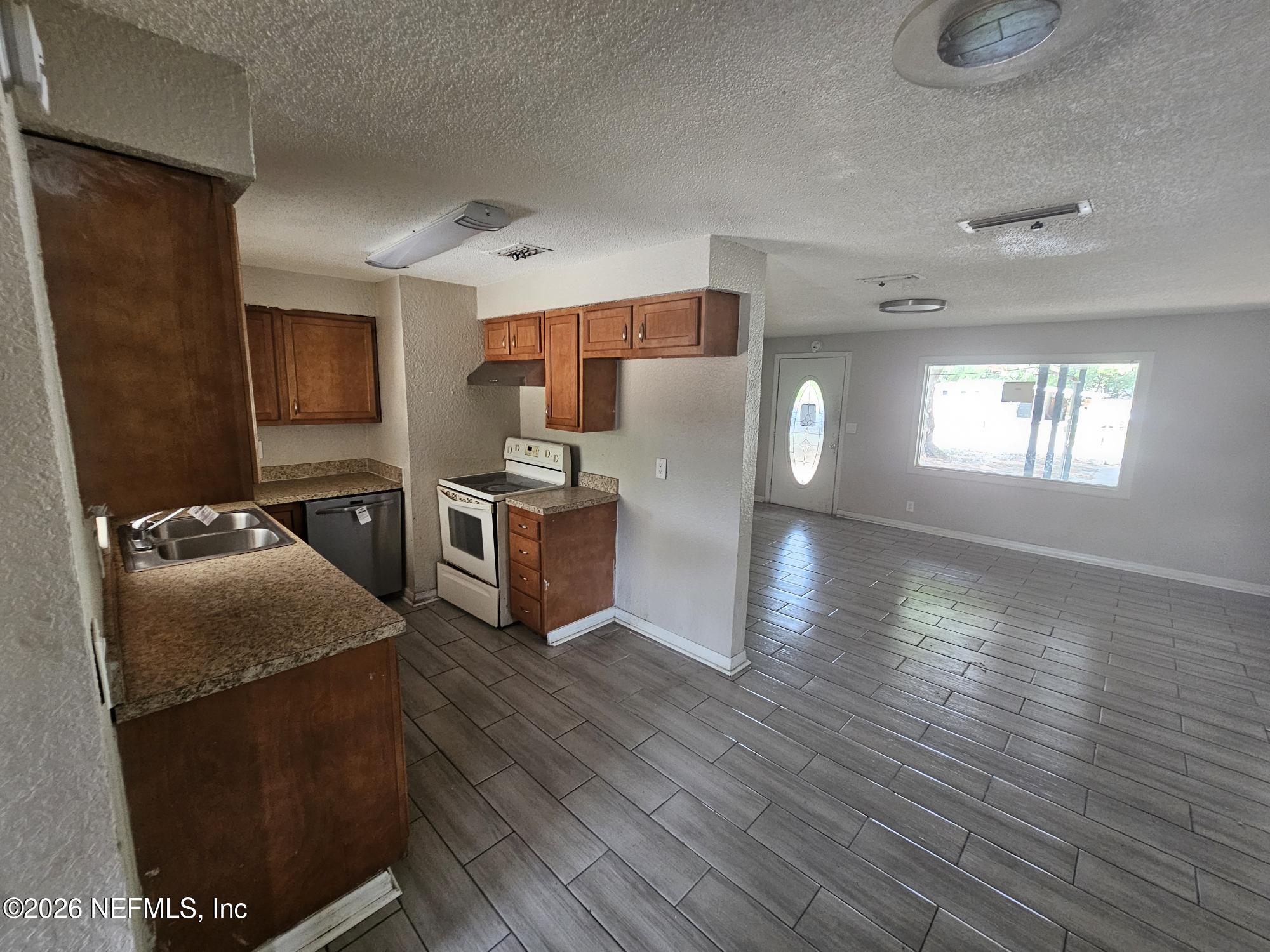 308 BONNLYN Drive