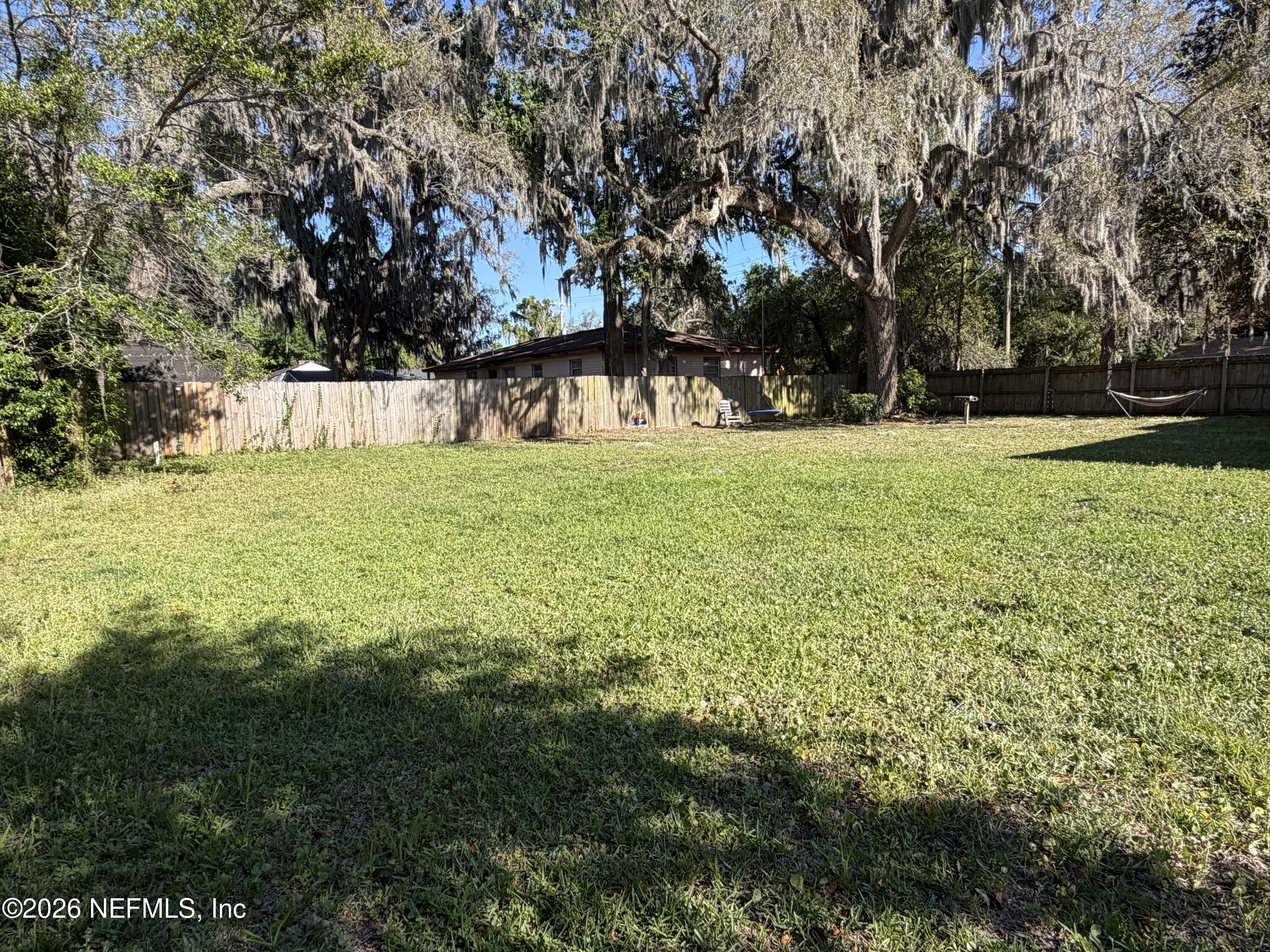 351 UNIVERSITY Boulevard N