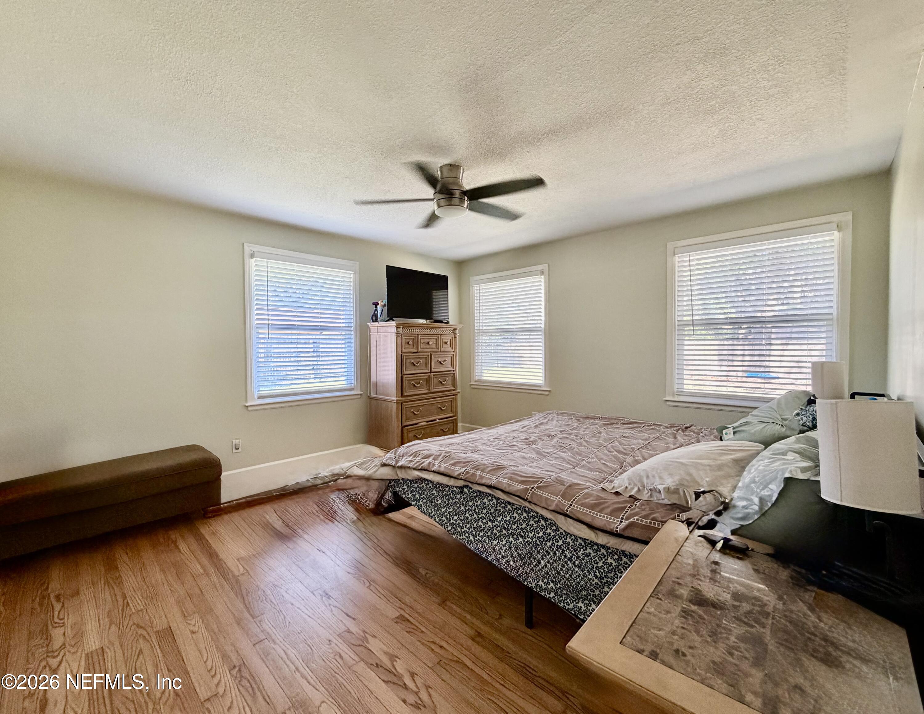 351 UNIVERSITY Boulevard N