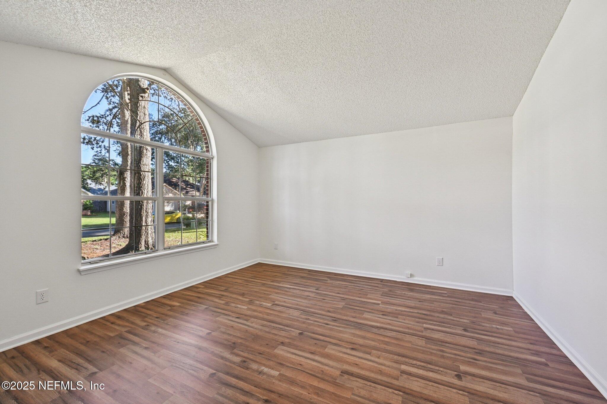 208 HONEYSUCKLE Way, St. Johns
