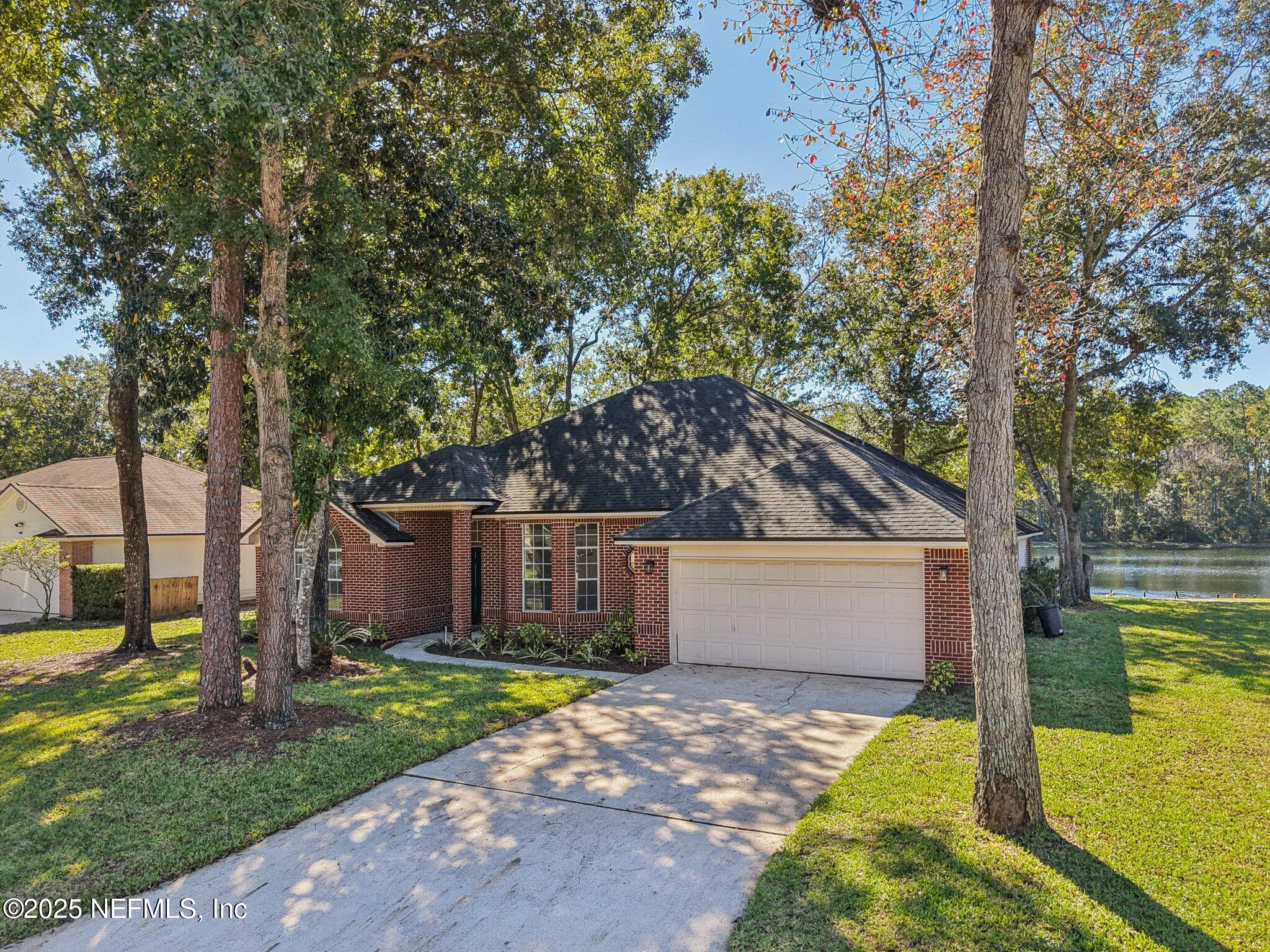 208 HONEYSUCKLE Way, St. Johns