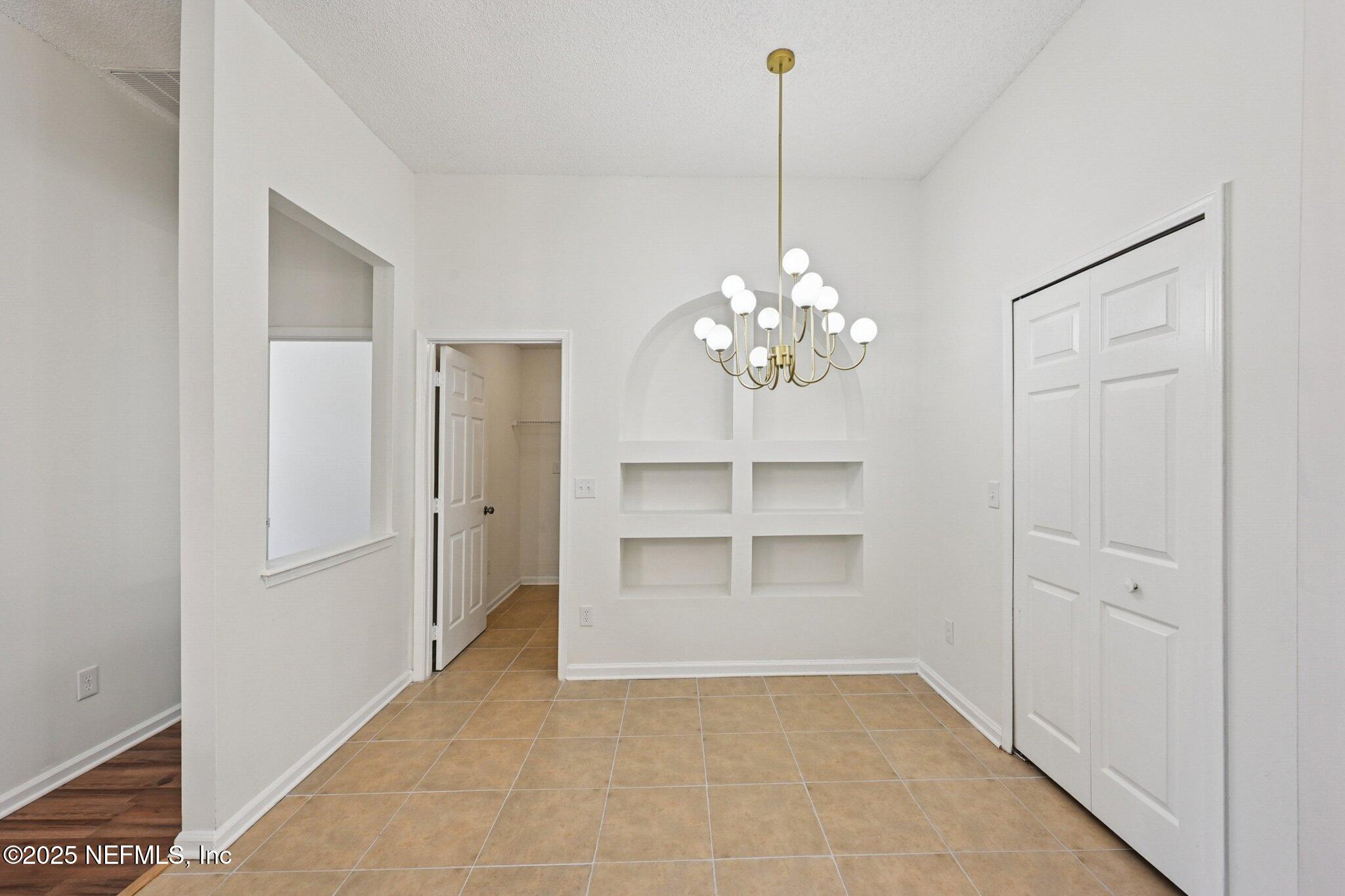 208 HONEYSUCKLE Way, St. Johns