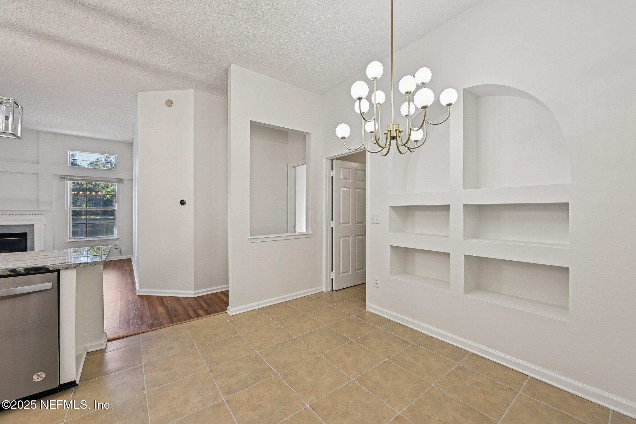 208 HONEYSUCKLE Way, St. Johns