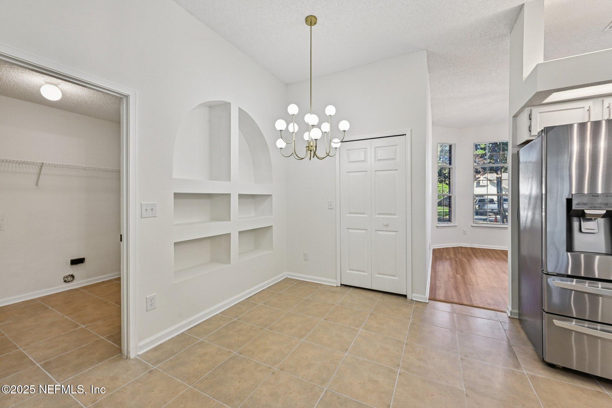 208 HONEYSUCKLE Way, St. Johns