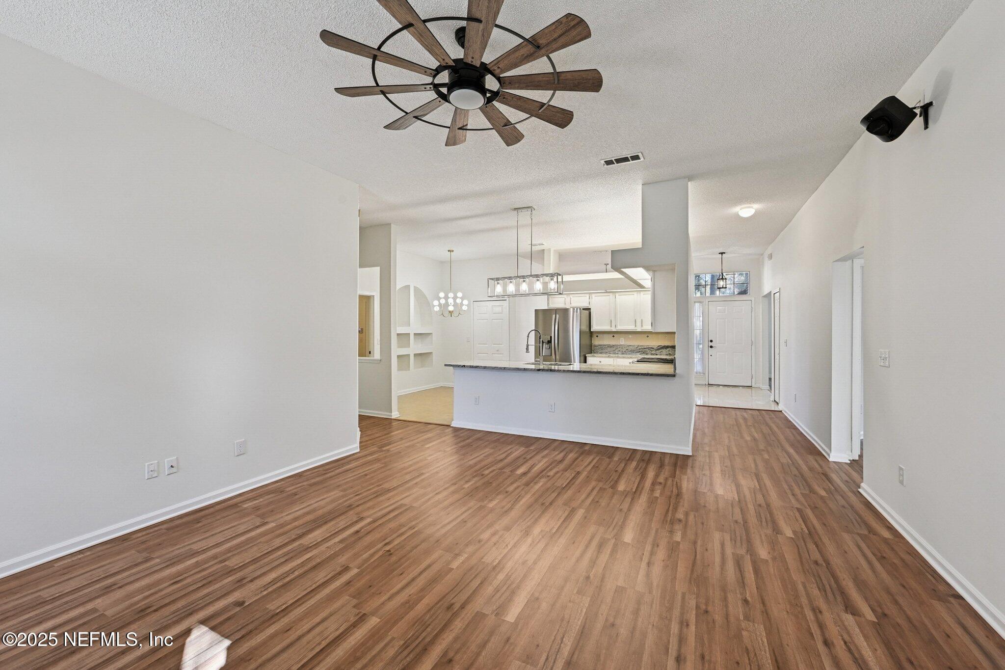 208 HONEYSUCKLE Way, St. Johns